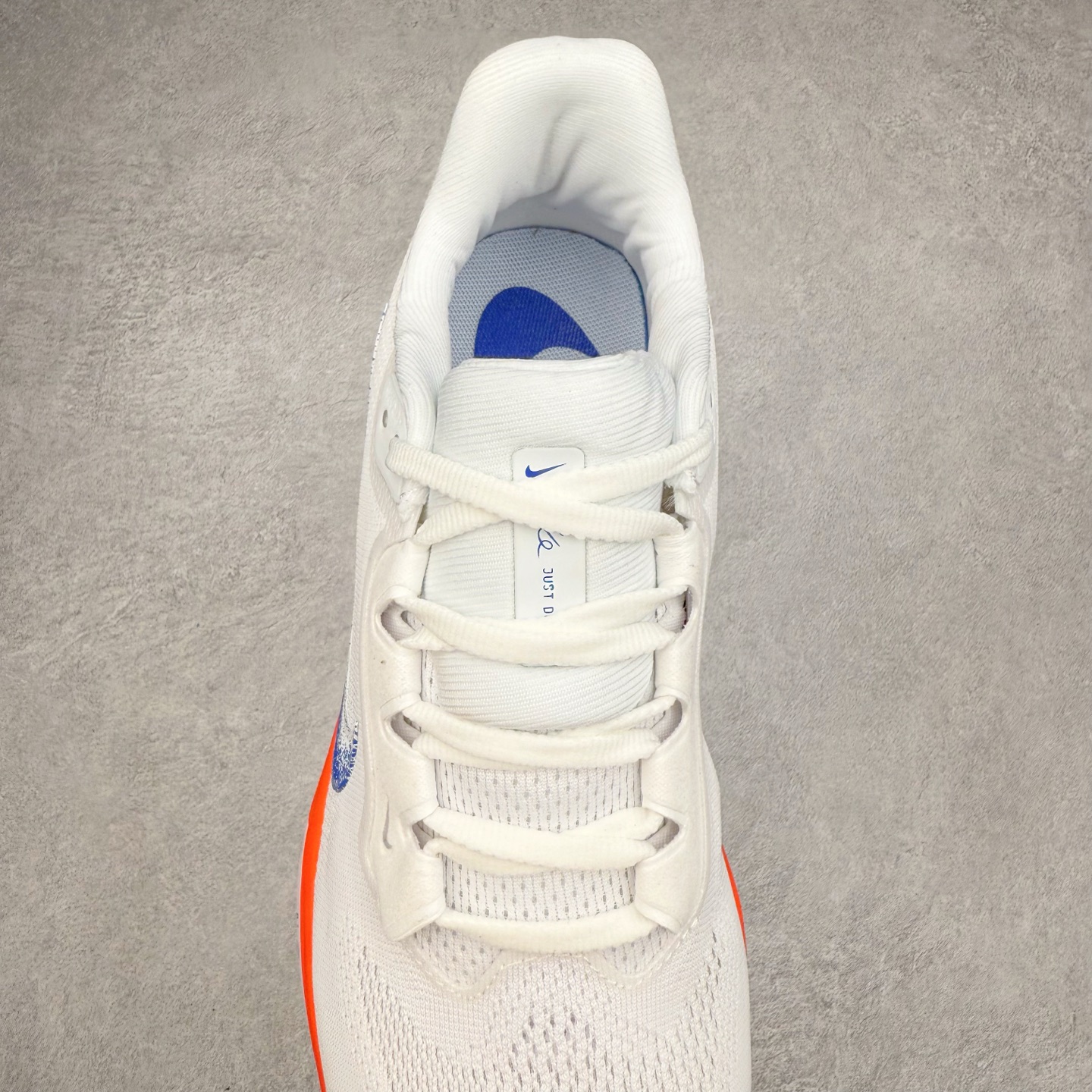 图片[5]-＃特价福利 NK Zoom Pegasus 飞马41代马拉松系列网面透气缓震疾速跑鞋 拥有 Zoom Air 一如既往的稳定感和流畅感 鞋面采用工程网眼设计 为特定高热区域营造出色透气性 进一步增加鞋面的穿孔数量 让足部能够快速散热 中足搭配 Flywire 飞线 在高速运动时营造舒适稳定的贴合感 内置Zoon气垫加持 动力十足 尺码：36 36.5 37.5 38 38.5 39 40 40.5 41 42 42.5 43 44 45-选品中心