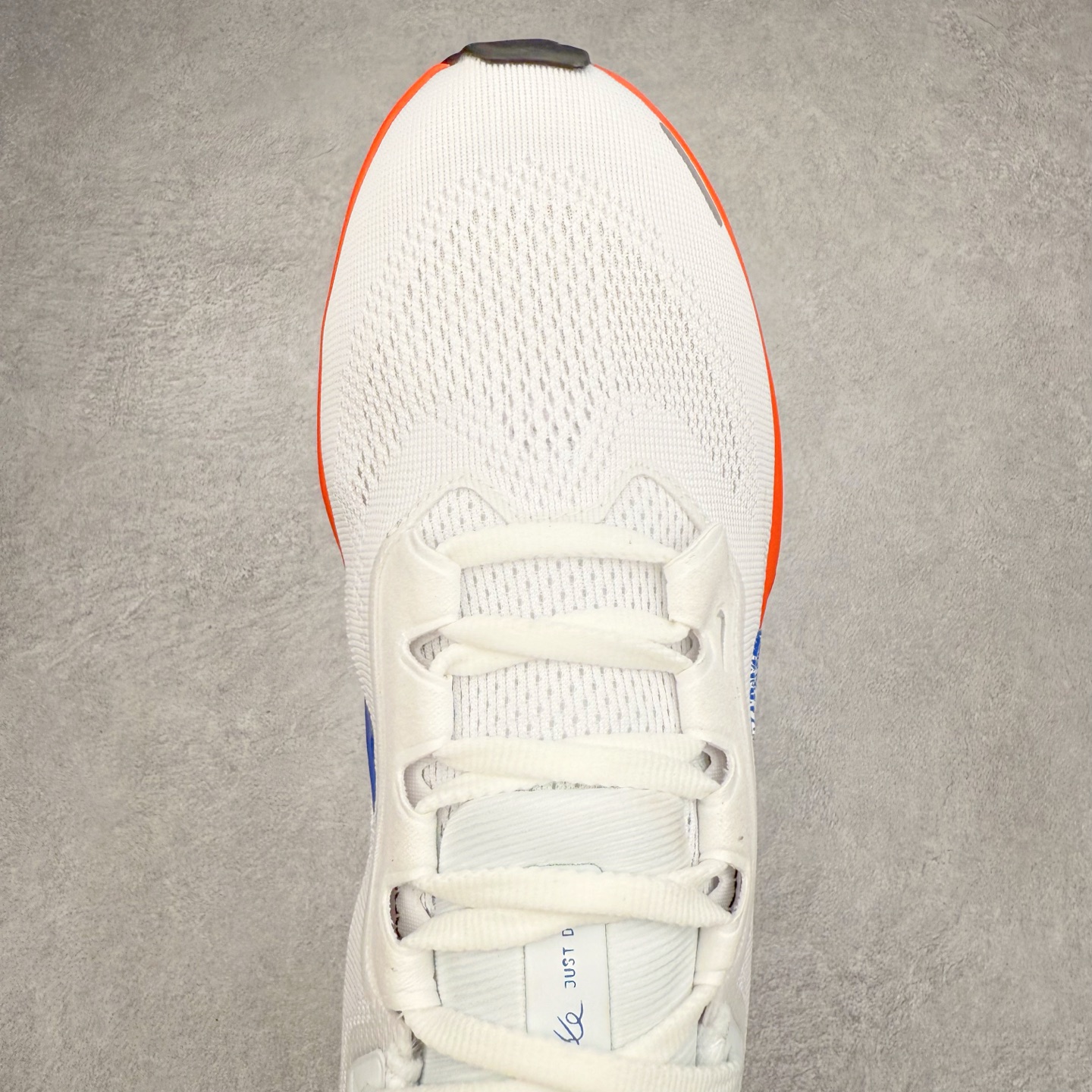 图片[4]-＃特价福利 NK Zoom Pegasus 飞马41代马拉松系列网面透气缓震疾速跑鞋 拥有 Zoom Air 一如既往的稳定感和流畅感 鞋面采用工程网眼设计 为特定高热区域营造出色透气性 进一步增加鞋面的穿孔数量 让足部能够快速散热 中足搭配 Flywire 飞线 在高速运动时营造舒适稳定的贴合感 内置Zoon气垫加持 动力十足 尺码：36 36.5 37.5 38 38.5 39 40 40.5 41 42 42.5 43 44 45-选品中心