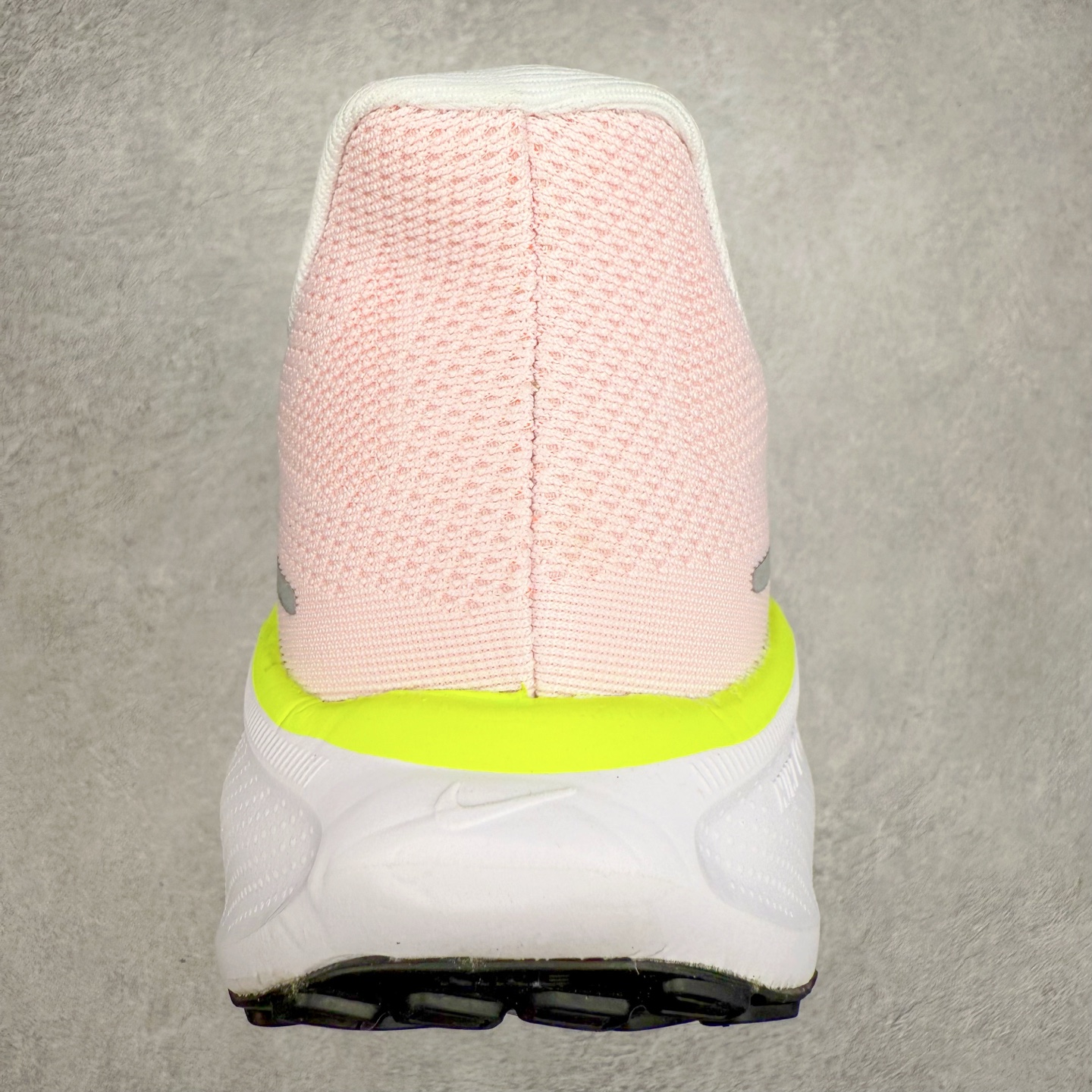 图片[8]-＃特价福利 NK Zoom Pegasus 飞马41代马拉松系列网面透气缓震疾速跑鞋 拥有 Zoom Air 一如既往的稳定感和流畅感 鞋面采用工程网眼设计 为特定高热区域营造出色透气性 进一步增加鞋面的穿孔数量 让足部能够快速散热 中足搭配 Flywire 飞线 在高速运动时营造舒适稳定的贴合感 内置Zoon气垫加持 动力十足 尺码：36 36.5 37.5 38 38.5 39 40 40.5 41 42 42.5 43 44 45-选品中心