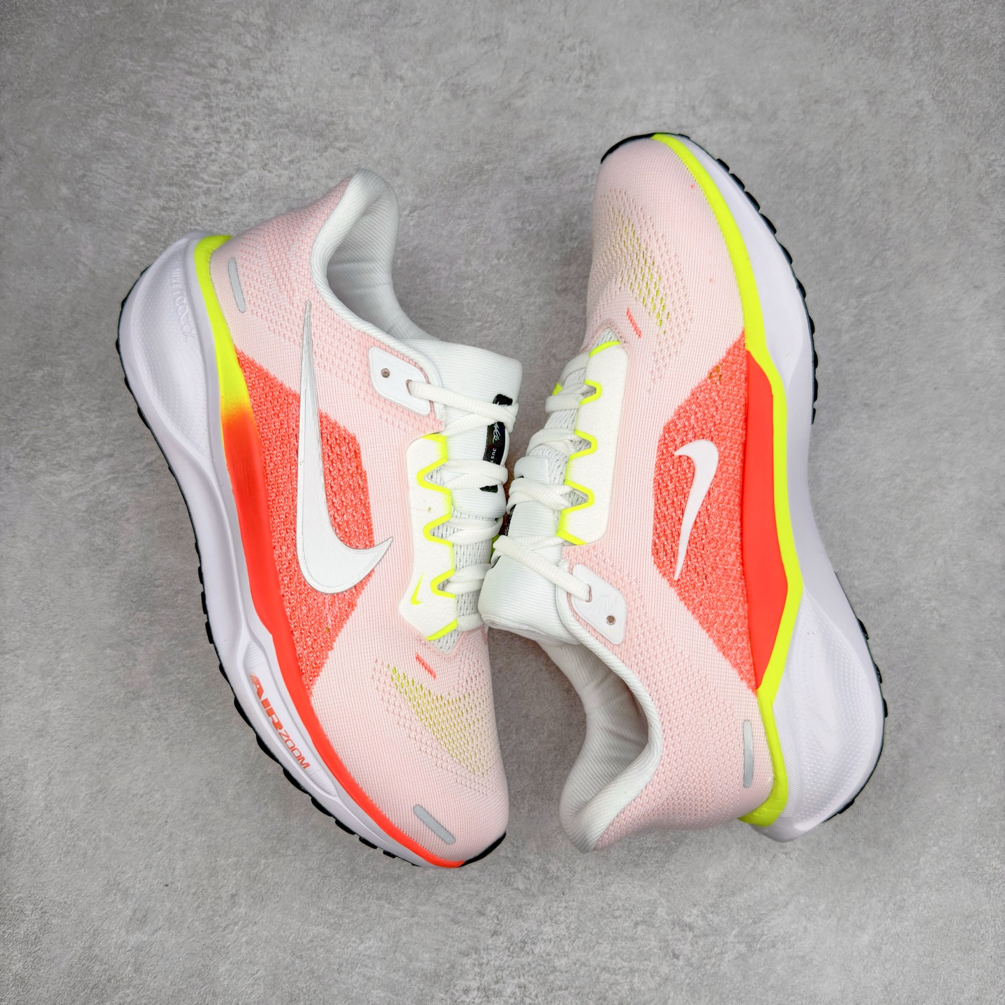 图片[3]-＃特价福利 NK Zoom Pegasus 飞马41代马拉松系列网面透气缓震疾速跑鞋 拥有 Zoom Air 一如既往的稳定感和流畅感 鞋面采用工程网眼设计 为特定高热区域营造出色透气性 进一步增加鞋面的穿孔数量 让足部能够快速散热 中足搭配 Flywire 飞线 在高速运动时营造舒适稳定的贴合感 内置Zoon气垫加持 动力十足 尺码：36 36.5 37.5 38 38.5 39 40 40.5 41 42 42.5 43 44 45-选品中心