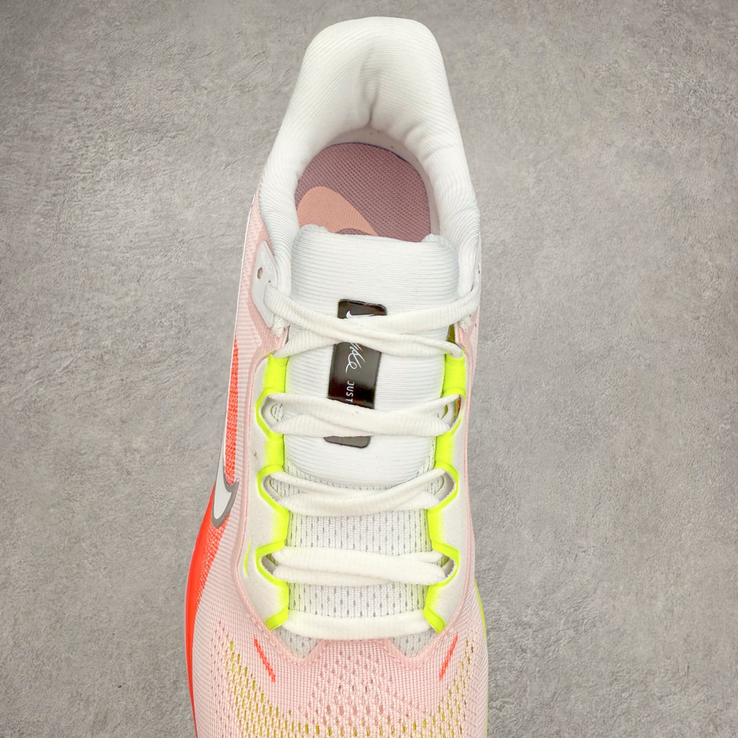 图片[5]-＃特价福利 NK Zoom Pegasus 飞马41代马拉松系列网面透气缓震疾速跑鞋 拥有 Zoom Air 一如既往的稳定感和流畅感 鞋面采用工程网眼设计 为特定高热区域营造出色透气性 进一步增加鞋面的穿孔数量 让足部能够快速散热 中足搭配 Flywire 飞线 在高速运动时营造舒适稳定的贴合感 内置Zoon气垫加持 动力十足 尺码：36 36.5 37.5 38 38.5 39 40 40.5 41 42 42.5 43 44 45-选品中心