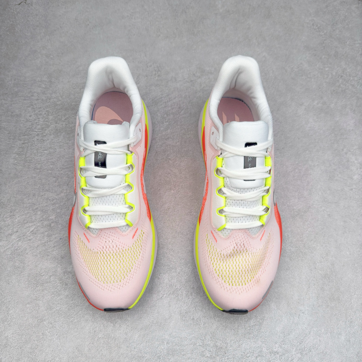 图片[2]-＃特价福利 NK Zoom Pegasus 飞马41代马拉松系列网面透气缓震疾速跑鞋 拥有 Zoom Air 一如既往的稳定感和流畅感 鞋面采用工程网眼设计 为特定高热区域营造出色透气性 进一步增加鞋面的穿孔数量 让足部能够快速散热 中足搭配 Flywire 飞线 在高速运动时营造舒适稳定的贴合感 内置Zoon气垫加持 动力十足 尺码：36 36.5 37.5 38 38.5 39 40 40.5 41 42 42.5 43 44 45-选品中心