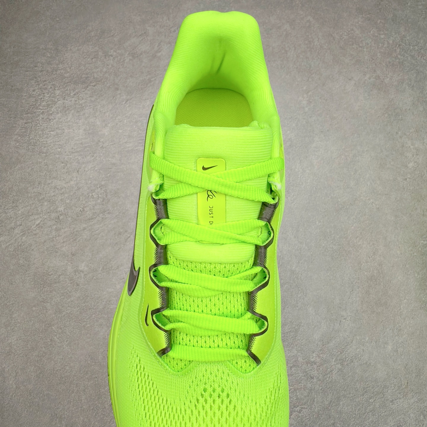 图片[5]-＃特价福利 NK Zoom Pegasus 飞马41代马拉松系列网面透气缓震疾速跑鞋 拥有 Zoom Air 一如既往的稳定感和流畅感 鞋面采用工程网眼设计 为特定高热区域营造出色透气性 进一步增加鞋面的穿孔数量 让足部能够快速散热 中足搭配 Flywire 飞线 在高速运动时营造舒适稳定的贴合感 内置Zoon气垫加持 动力十足 尺码：36 36.5 37.5 38 38.5 39 40 40.5 41 42 42.5 43 44 45-选品中心