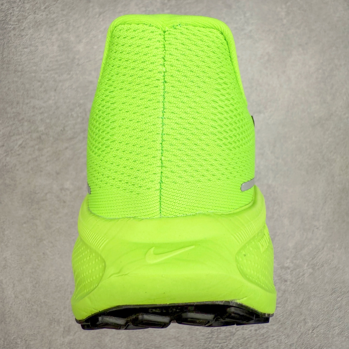 图片[8]-＃特价福利 NK Zoom Pegasus 飞马41代马拉松系列网面透气缓震疾速跑鞋 拥有 Zoom Air 一如既往的稳定感和流畅感 鞋面采用工程网眼设计 为特定高热区域营造出色透气性 进一步增加鞋面的穿孔数量 让足部能够快速散热 中足搭配 Flywire 飞线 在高速运动时营造舒适稳定的贴合感 内置Zoon气垫加持 动力十足 尺码：36 36.5 37.5 38 38.5 39 40 40.5 41 42 42.5 43 44 45-选品中心