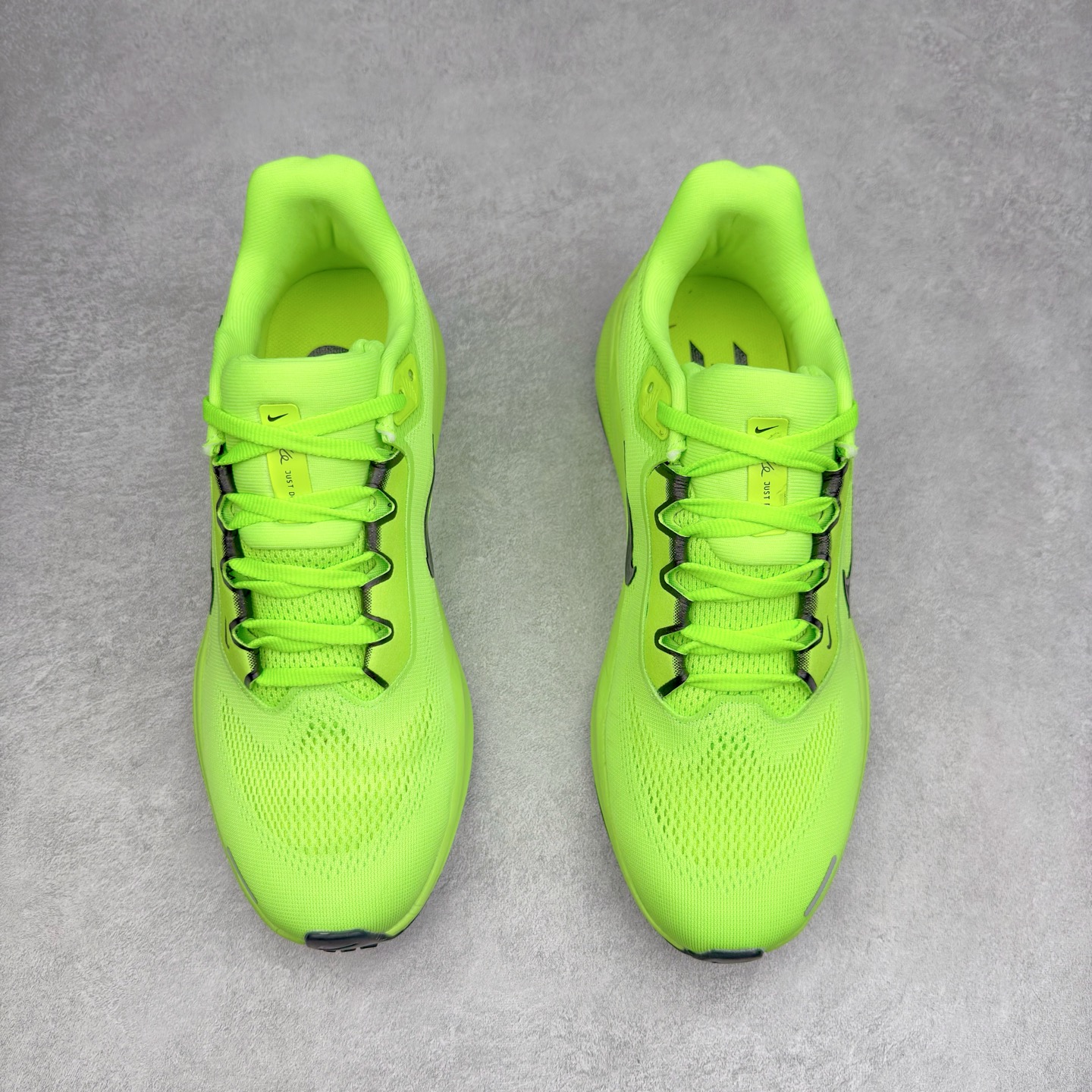 图片[2]-＃特价福利 NK Zoom Pegasus 飞马41代马拉松系列网面透气缓震疾速跑鞋 拥有 Zoom Air 一如既往的稳定感和流畅感 鞋面采用工程网眼设计 为特定高热区域营造出色透气性 进一步增加鞋面的穿孔数量 让足部能够快速散热 中足搭配 Flywire 飞线 在高速运动时营造舒适稳定的贴合感 内置Zoon气垫加持 动力十足 尺码：36 36.5 37.5 38 38.5 39 40 40.5 41 42 42.5 43 44 45-选品中心