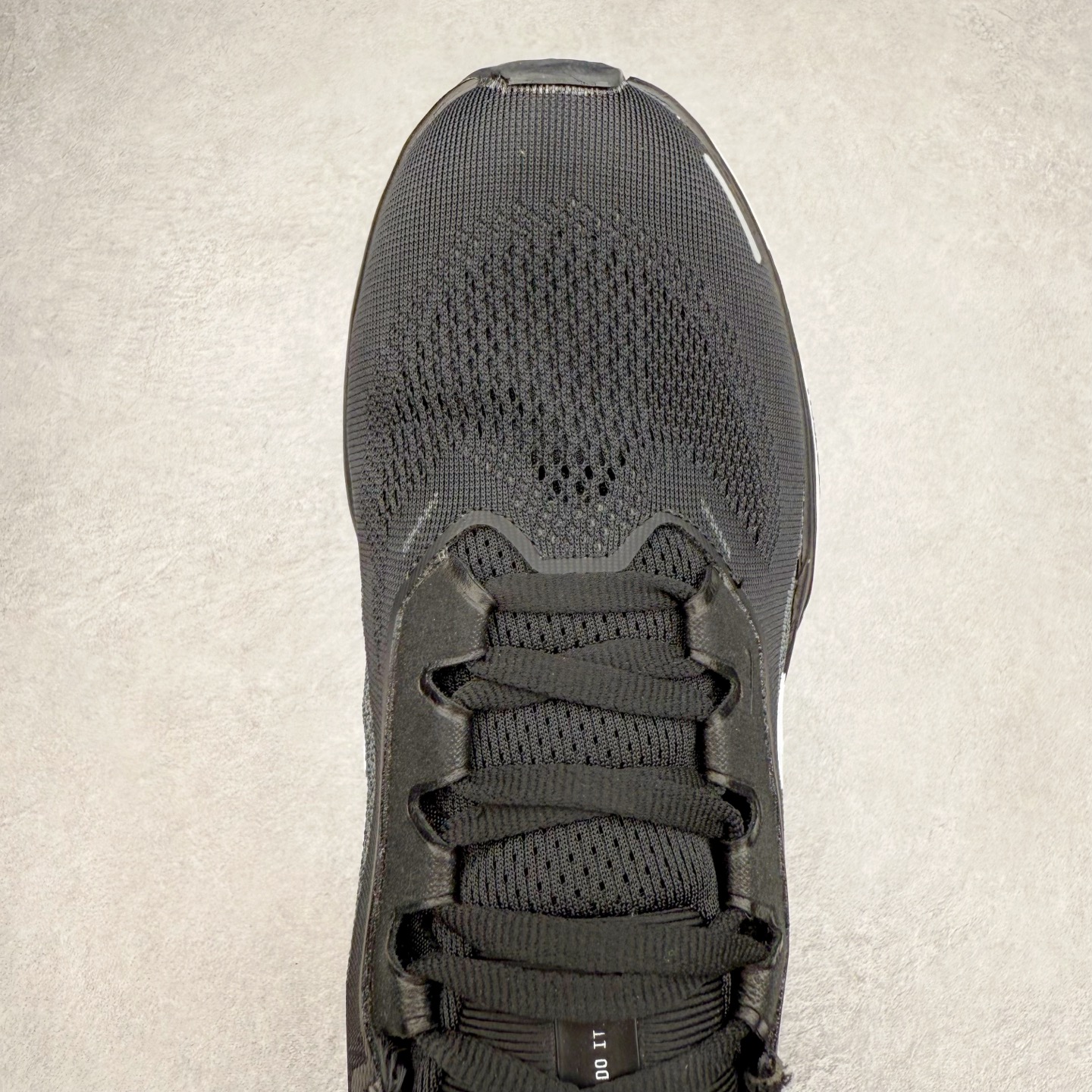 图片[4]-＃特价福利 NK Zoom Pegasus 飞马41代马拉松系列网面透气缓震疾速跑鞋 拥有 Zoom Air 一如既往的稳定感和流畅感 鞋面采用工程网眼设计 为特定高热区域营造出色透气性 进一步增加鞋面的穿孔数量 让足部能够快速散热 中足搭配 Flywire 飞线 在高速运动时营造舒适稳定的贴合感 内置Zoon气垫加持 动力十足 尺码：36 36.5 37.5 38 38.5 39 40 40.5 41 42 42.5 43 44 45-选品中心