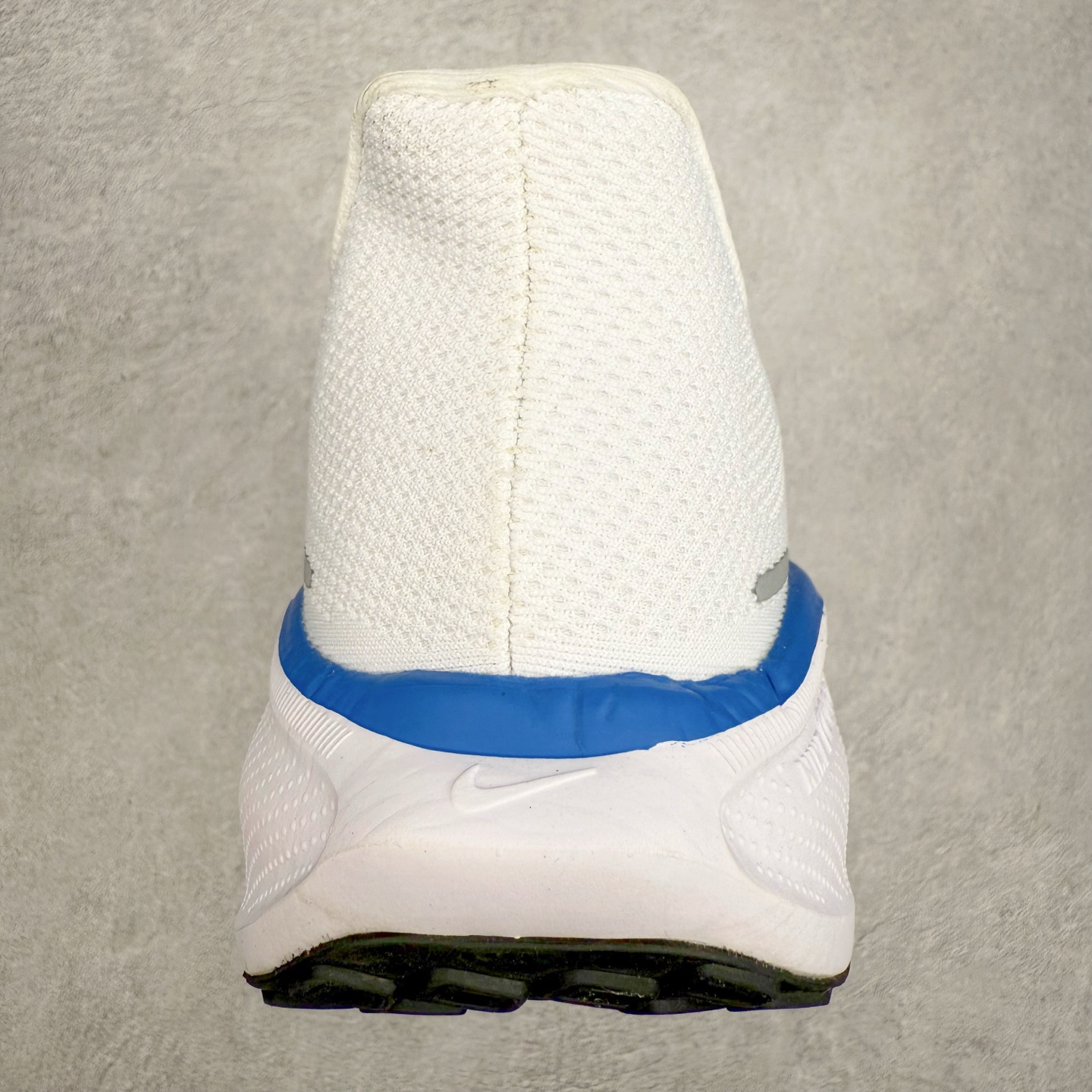 图片[8]-＃特价福利 NK Zoom Pegasus 飞马41代马拉松系列网面透气缓震疾速跑鞋 拥有 Zoom Air 一如既往的稳定感和流畅感 鞋面采用工程网眼设计 为特定高热区域营造出色透气性 进一步增加鞋面的穿孔数量 让足部能够快速散热 中足搭配 Flywire 飞线 在高速运动时营造舒适稳定的贴合感 内置Zoon气垫加持 动力十足 尺码：36 36.5 37.5 38 38.5 39 40 40.5 41 42 42.5 43 44 45-选品中心