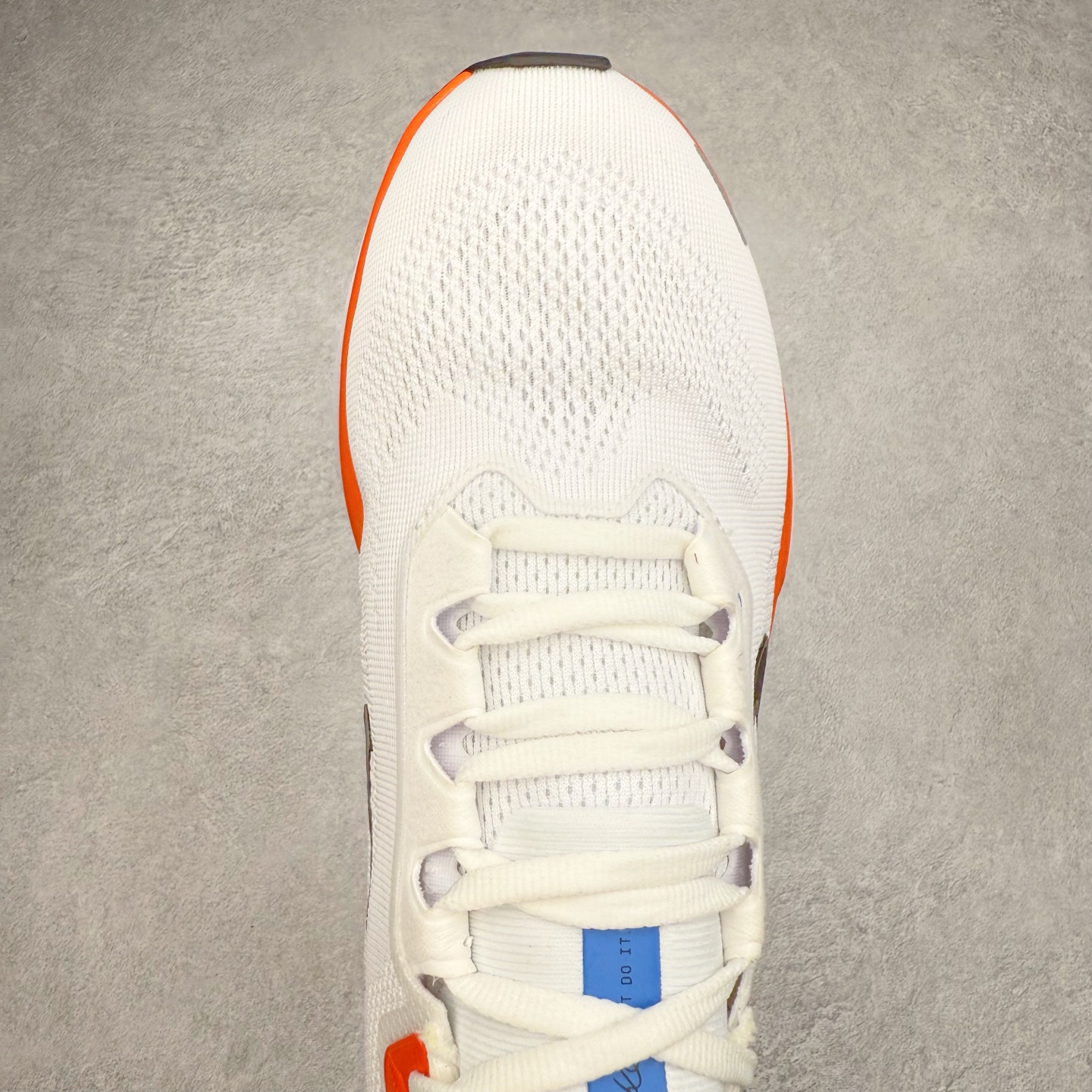 图片[4]-＃特价福利 NK Zoom Pegasus 飞马41代马拉松系列网面透气缓震疾速跑鞋 拥有 Zoom Air 一如既往的稳定感和流畅感 鞋面采用工程网眼设计 为特定高热区域营造出色透气性 进一步增加鞋面的穿孔数量 让足部能够快速散热 中足搭配 Flywire 飞线 在高速运动时营造舒适稳定的贴合感 内置Zoon气垫加持 动力十足 尺码：36 36.5 37.5 38 38.5 39 40 40.5 41 42 42.5 43 44 45-选品中心