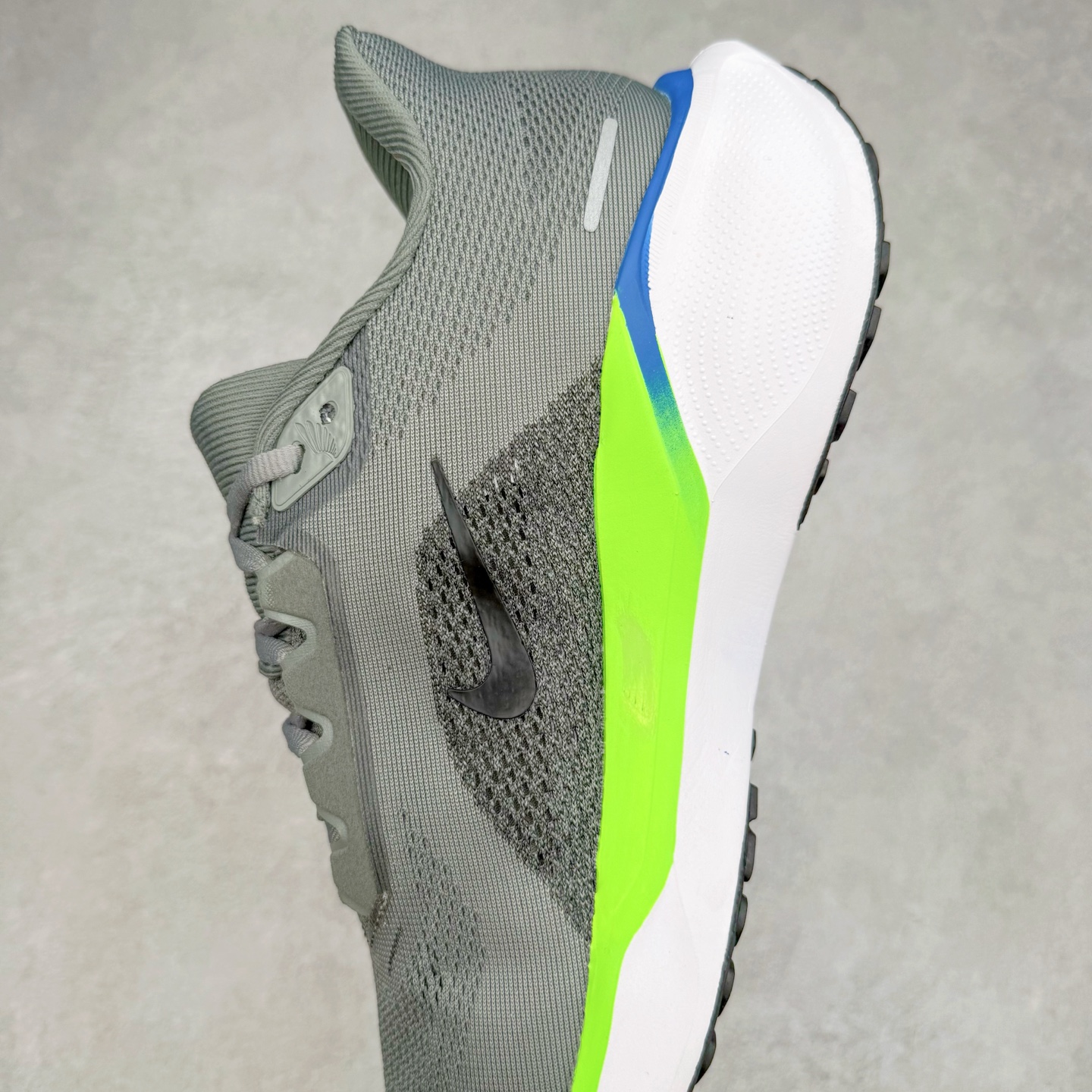 图片[7]-＃特价福利 NK Zoom Pegasus 飞马41代马拉松系列网面透气缓震疾速跑鞋 拥有 Zoom Air 一如既往的稳定感和流畅感 鞋面采用工程网眼设计 为特定高热区域营造出色透气性 进一步增加鞋面的穿孔数量 让足部能够快速散热 中足搭配 Flywire 飞线 在高速运动时营造舒适稳定的贴合感 内置Zoon气垫加持 动力十足 尺码：36 36.5 37.5 38 38.5 39 40 40.5 41 42 42.5 43 44 45-选品中心