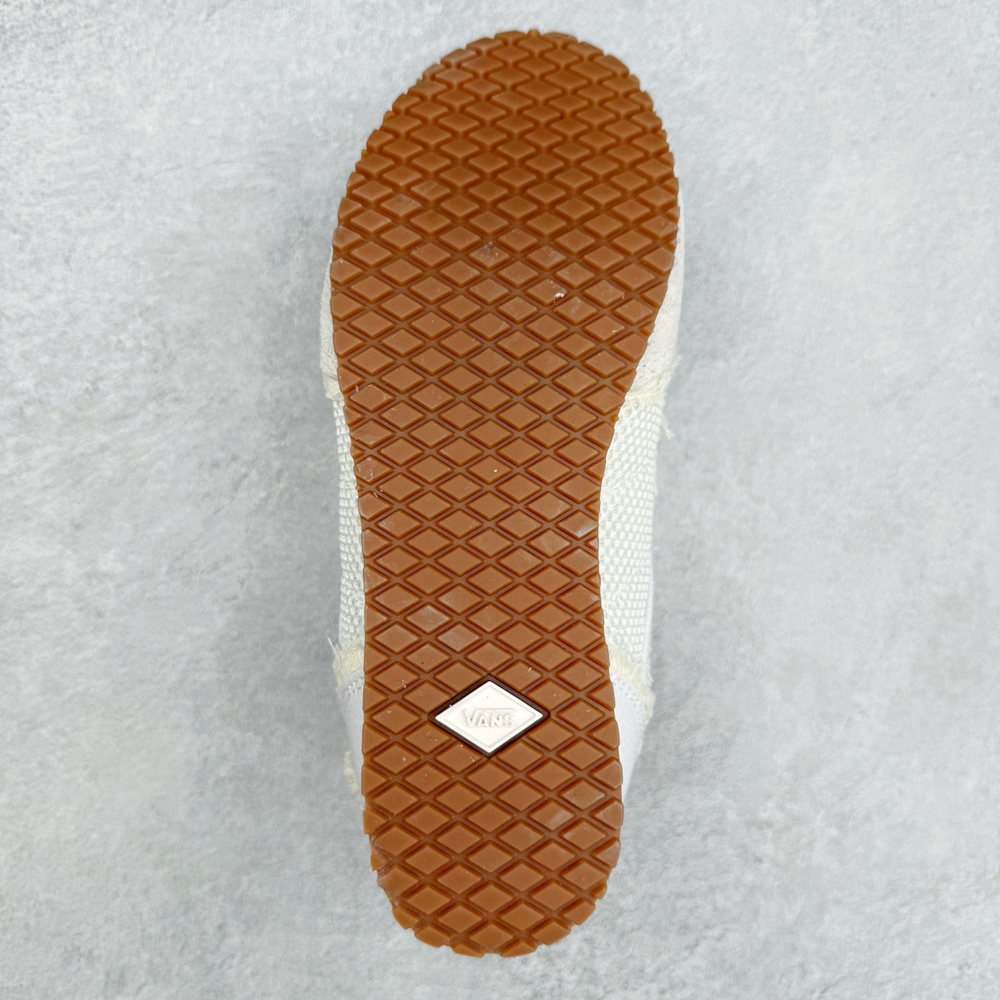 图片[9]-Vans Super Lowpro TDC系列 踩上全新 Vans Super LowPro 复古薄底鞋👣 长绒麂皮拼接粗粝毛边牛仔布，亮出你的反叛玩心 舒适脚感加持，全天不喊累，轻轻松松跑进风里💨 侧边透气网眼鞋面，夏日citywalk更 Chill～ 货号：VN000EFQCJK 货号：VN000EFQCJ7 尺码：35 36 36.5 37 38 38.5 39 40 40.5 41 42 42.5 43 44 45-选品中心