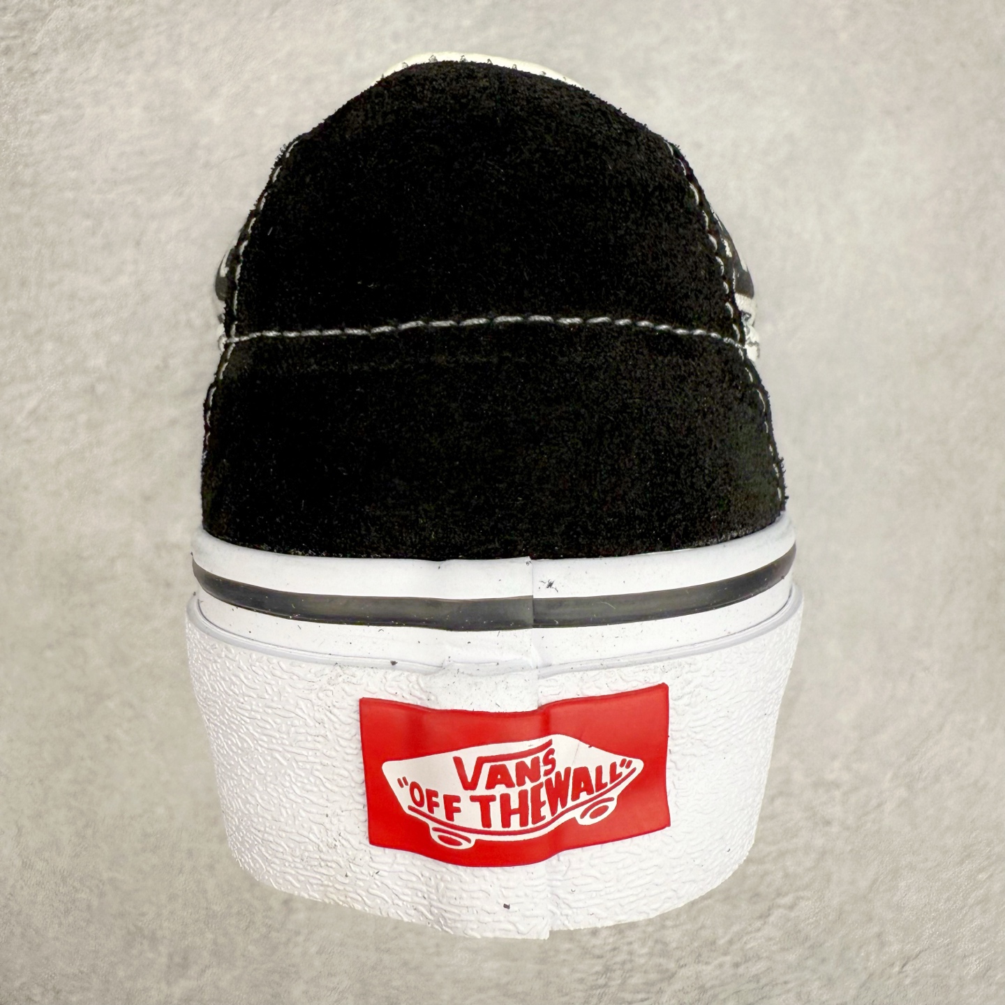 图片[8]-Vans SK8-Low x CDG联名 全新一代 低帮硫化帆布鞋 该鞋款以白线勾勒出整体造型，鞋面采用帆布搭配麂皮材质，鞋身布满CDG黑白字体彰显联名，极具辨识度，上脚百搭不出错。 尺码：35 36 36.5 37 38 38.5 39 40 40.5 41 42 42.5 43 44-选品中心