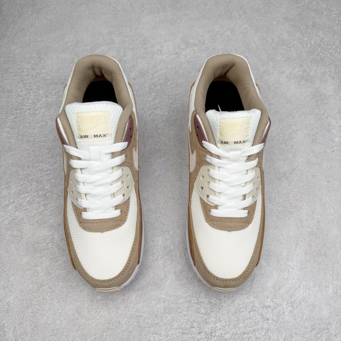 图片[2]-＃MX版 NK Air MAX 90 气垫复古减震跑步鞋 DM0029-109 经典重温 独家陆续补货 外单专供大厂出品 品质稳定 一百余色 终端操作 Air Max 90于1990年推出 来自Air Max系列 在Air Max 1的基础上改进而得 增加了气垫面积 外型上也更为流线 最特別的就是加入了菱纹塑胶嵌板 为Air Max 90增添了许多潮流气息 皮革鞋面 造就出色耐穿性和支撑力 Max Air缓震配置搭配泡棉中底 令Air Max 90轻盈而舒适 华夫格橡胶外底 铸就Air Max 90非凡的抓地力 而Air Max 90不仅是一双跑鞋 它成功跨越了时间的演进 成为了球鞋文化与潮流圈中最熟为人知的鞋款之一 尺码：36 36.5 37.5 38 38.5 39 40 40.5 41 42 42.5 43 44 44.5 45-选品中心