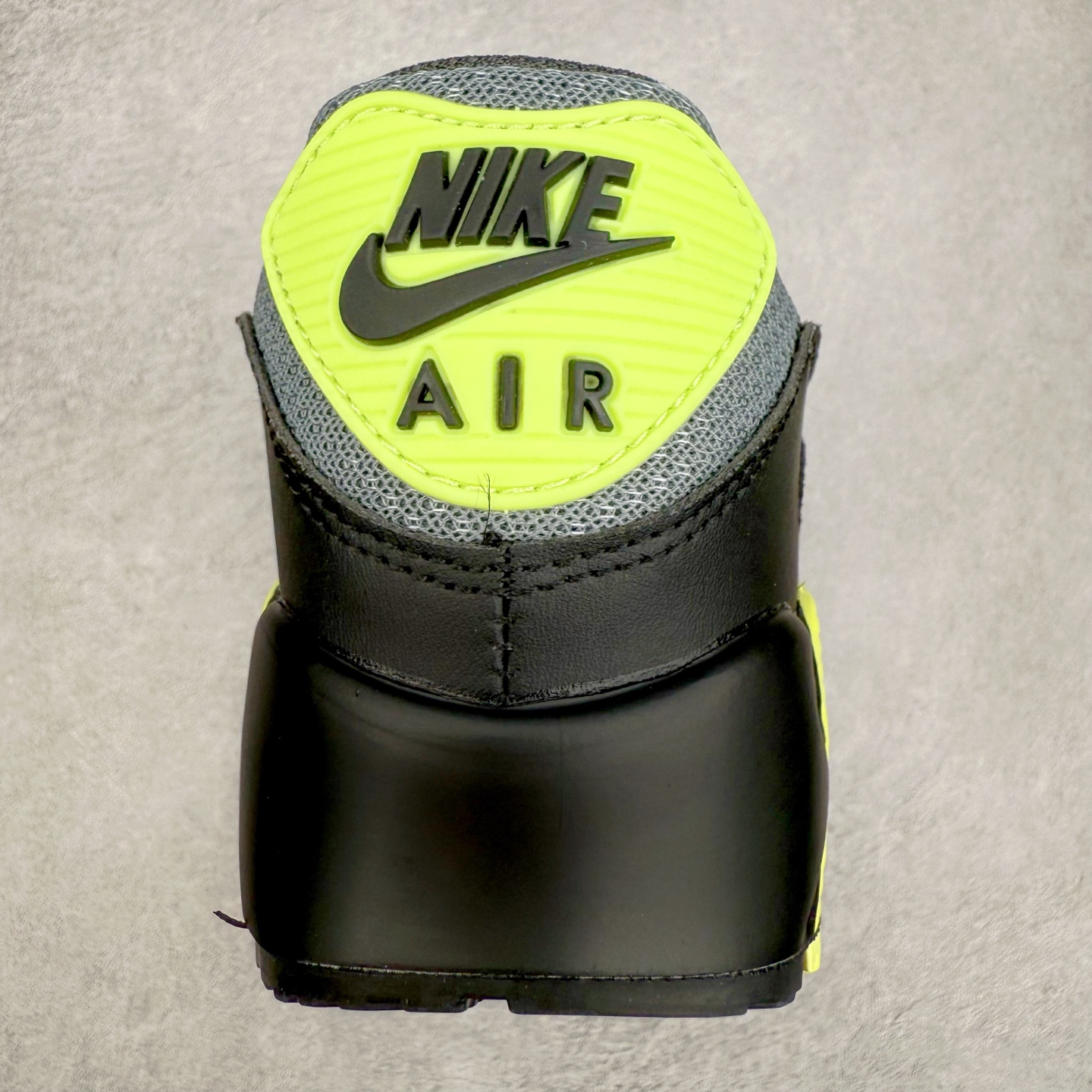 图片[8]-＃MX版 NK Air MAX 90 气垫复古减震跑步鞋 DM0029-012 经典重温 独家陆续补货 外单专供大厂出品 品质稳定 一百余色 终端操作 Air Max 90于1990年推出 来自Air Max系列 在Air Max 1的基础上改进而得 增加了气垫面积 外型上也更为流线 最特別的就是加入了菱纹塑胶嵌板 为Air Max 90增添了许多潮流气息 皮革鞋面 造就出色耐穿性和支撑力 Max Air缓震配置搭配泡棉中底 令Air Max 90轻盈而舒适 华夫格橡胶外底 铸就Air Max 90非凡的抓地力 而Air Max 90不仅是一双跑鞋 它成功跨越了时间的演进 成为了球鞋文化与潮流圈中最熟为人知的鞋款之一 尺码：36 36.5 37.5 38 38.5 39 40 40.5 41 42 42.5 43 44 44.5 45-选品中心