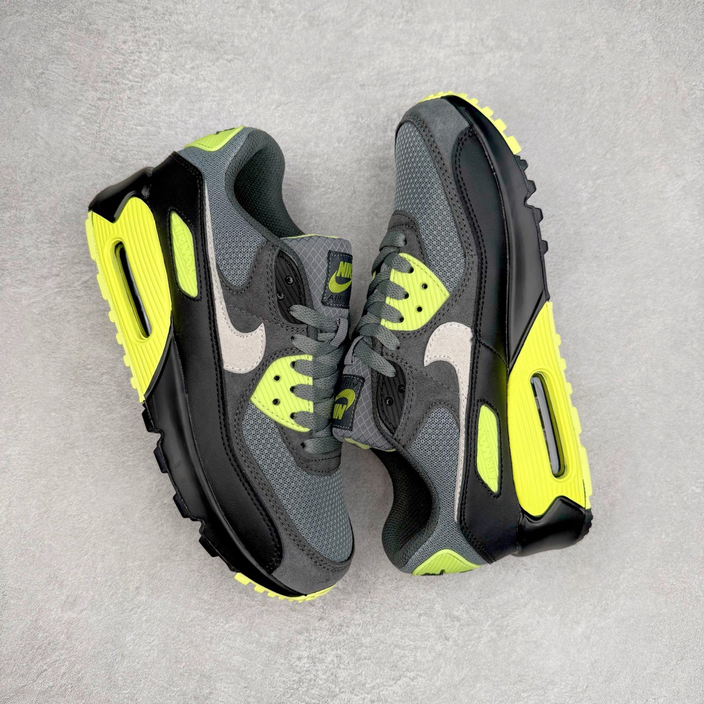 图片[3]-＃MX版 NK Air MAX 90 气垫复古减震跑步鞋 DM0029-012 经典重温 独家陆续补货 外单专供大厂出品 品质稳定 一百余色 终端操作 Air Max 90于1990年推出 来自Air Max系列 在Air Max 1的基础上改进而得 增加了气垫面积 外型上也更为流线 最特別的就是加入了菱纹塑胶嵌板 为Air Max 90增添了许多潮流气息 皮革鞋面 造就出色耐穿性和支撑力 Max Air缓震配置搭配泡棉中底 令Air Max 90轻盈而舒适 华夫格橡胶外底 铸就Air Max 90非凡的抓地力 而Air Max 90不仅是一双跑鞋 它成功跨越了时间的演进 成为了球鞋文化与潮流圈中最熟为人知的鞋款之一 尺码：36 36.5 37.5 38 38.5 39 40 40.5 41 42 42.5 43 44 44.5 45-选品中心