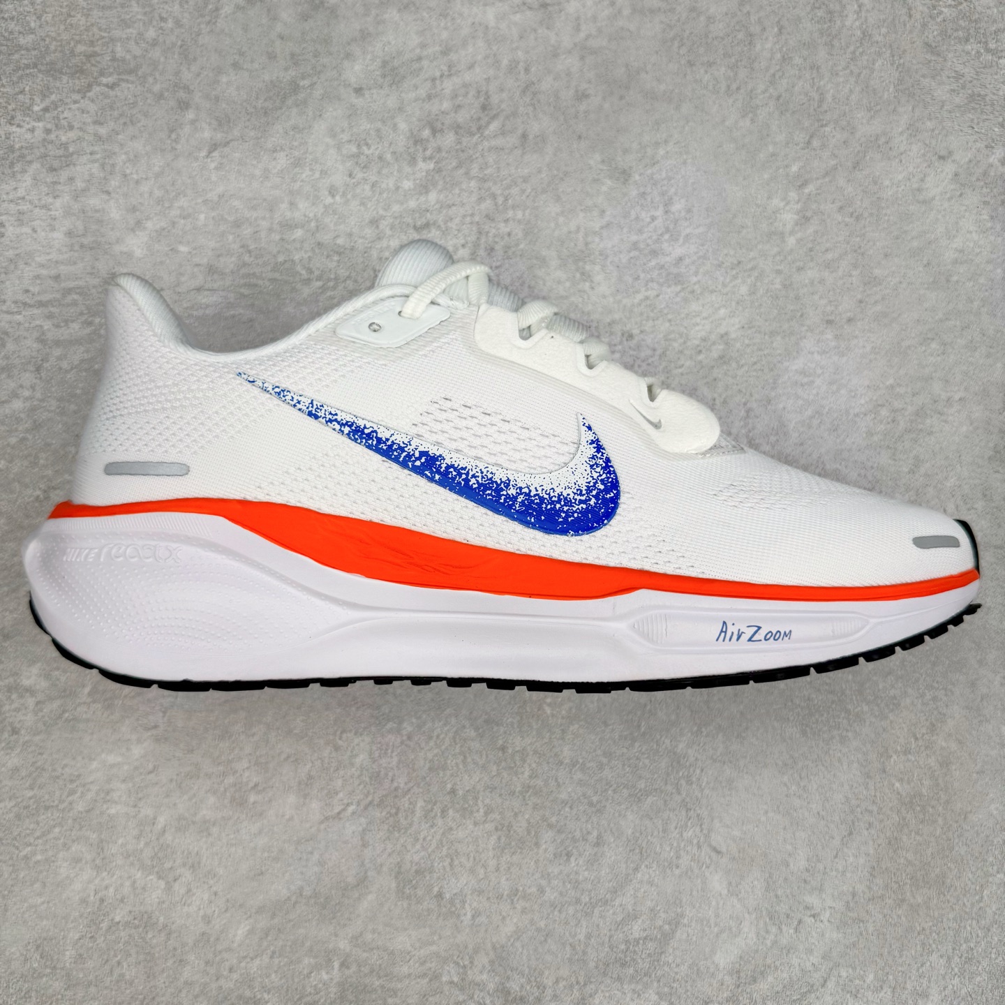 图片[9]-＃特价福利 NK Zoom Pegasus 飞马41代马拉松系列网面透气缓震疾速跑鞋 拥有 Zoom Air 一如既往的稳定感和流畅感 鞋面采用工程网眼设计 为特定高热区域营造出色透气性 进一步增加鞋面的穿孔数量 让足部能够快速散热 中足搭配 Flywire 飞线 在高速运动时营造舒适稳定的贴合感 内置Zoon气垫加持 动力十足 尺码：36 36.5 37.5 38 38.5 39 40 40.5 41 42 42.5 43 44 45-选品中心