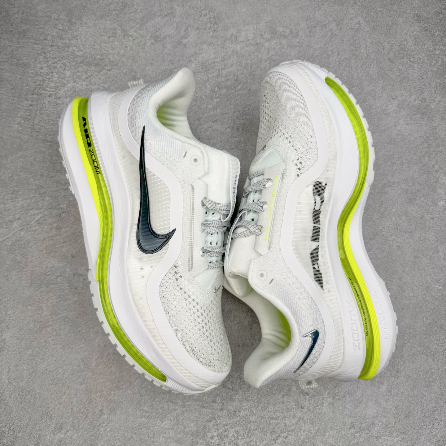 图片[3]-＃纯原 NK Pegasus Premium 飞马全掌气垫跑步运动鞋 HQ2592-100 气垫的究极进化 NIKE 2025S 新王炸 • 在特有Air科技加持下，耐克带来全新Pegasus Premium。这款跑鞋在传承耐克飞马（Pegasus）系列标志性的缓震功能的同时，将首次搭载耐克的塑型可视化Air Zoom气垫单元。• 塑型Air Zoom气垫单元贴合脚部的自然轮廓，帮助跑者在从后跟到脚趾的过渡中能够有效传递力量，带来一种前所未有的轻盈、顺畅回馈体验。中底采用ZoomX泡绵，后跟则使用ReactX泡绵，为跑者提供稳定流畅的推进感。• 塑型可视化Air Zoom气垫单元和精心配置的泡绵组合，让Pegasus Premium成为耐克飞马系列中颇具能量回馈的鞋款。• 全新Pegasus Premium不仅展示了耐克势头强劲的创新周期，证明了其特有的Air科技的强大实力，更体现了耐克倾听和服务运动员的能力。尺码：36 36.5 37.5 38 38.5 39 40 40.5 41 42 42.5 43 44 44.5 45-选品中心