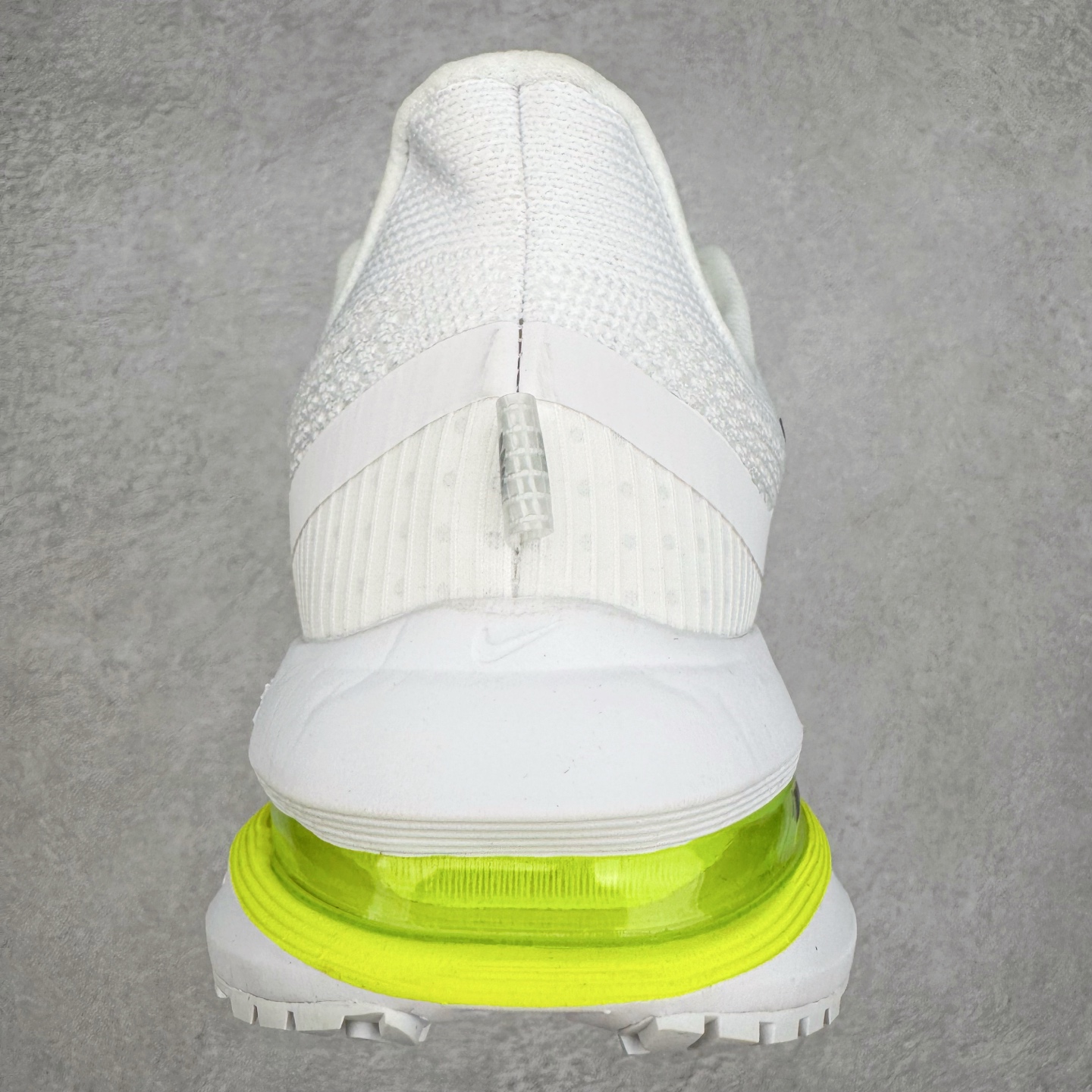 图片[8]-＃纯原 NK Pegasus Premium 飞马全掌气垫跑步运动鞋 HQ2592-100 气垫的究极进化 NIKE 2025S 新王炸 • 在特有Air科技加持下，耐克带来全新Pegasus Premium。这款跑鞋在传承耐克飞马（Pegasus）系列标志性的缓震功能的同时，将首次搭载耐克的塑型可视化Air Zoom气垫单元。• 塑型Air Zoom气垫单元贴合脚部的自然轮廓，帮助跑者在从后跟到脚趾的过渡中能够有效传递力量，带来一种前所未有的轻盈、顺畅回馈体验。中底采用ZoomX泡绵，后跟则使用ReactX泡绵，为跑者提供稳定流畅的推进感。• 塑型可视化Air Zoom气垫单元和精心配置的泡绵组合，让Pegasus Premium成为耐克飞马系列中颇具能量回馈的鞋款。• 全新Pegasus Premium不仅展示了耐克势头强劲的创新周期，证明了其特有的Air科技的强大实力，更体现了耐克倾听和服务运动员的能力。尺码：36 36.5 37.5 38 38.5 39 40 40.5 41 42 42.5 43 44 44.5 45-选品中心