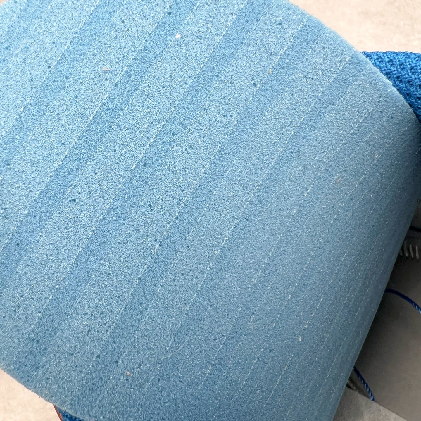 图片[19]-＃纯原 Travis Scott x Air Jordan AJ1 Low OG SP TS联名倒钩低帮 白蓝 DM7866-104 外贸高端零售特供批次 产品品控稳定性领先行业 各方面均可对飙L版 良心定价不杀猪 原厂全套原楦原纸板冲刀磨具开发 原厂皮料加持 原厂港宝加持定型后跟R度完美 同源原厂电绣 鬼脸飞翼针数密度立体效果一致 百分百一致原鞋 原厂拉帮工艺 针距密度一致 后跟弧度收口自然不对折 极致一眼正品既视感 进口玻璃冲刀皮料裁剪零毛边 全鞋电脑针车工艺 品控清洁度最高QC检验标准 免检产品 原厂订购鞋盒、鞋标、防尘纸、鞋撑、鞋带 追求极致的原厂味道 尺码：36 36.5 37.5 38 38.5 39 40 40.5 41 42 42.5 43 44 44.5 45 46 47.5 48.5-选品中心