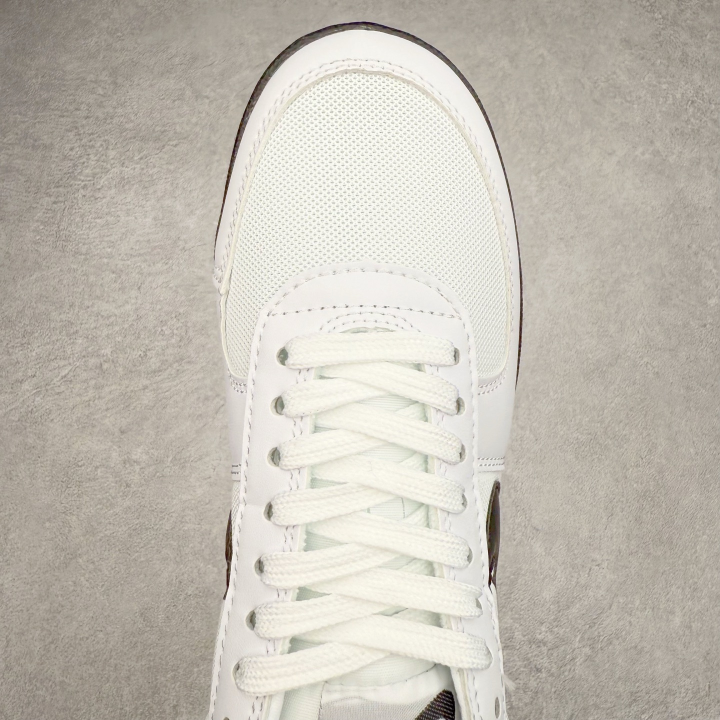 图片[4]-NK Field General 82 美式复古球鞋板鞋 随着复古球鞋文化的复兴 NK将这款曾于 80 年代问世的球鞋重新带回 引起大家的关注 在鞋面设计中融入粒面皮革和织物材质打造 之后再辅以标志性的华夫格纹路橡胶鞋底搭配 经典复刻配色见证 20 世纪 80 年代传奇球星征战赛场的精彩瞬间 尺码：36 36.5 37.5 38 38.5 39 40 40.5 41 42 42.5 43 44 44.5 45-选品中心