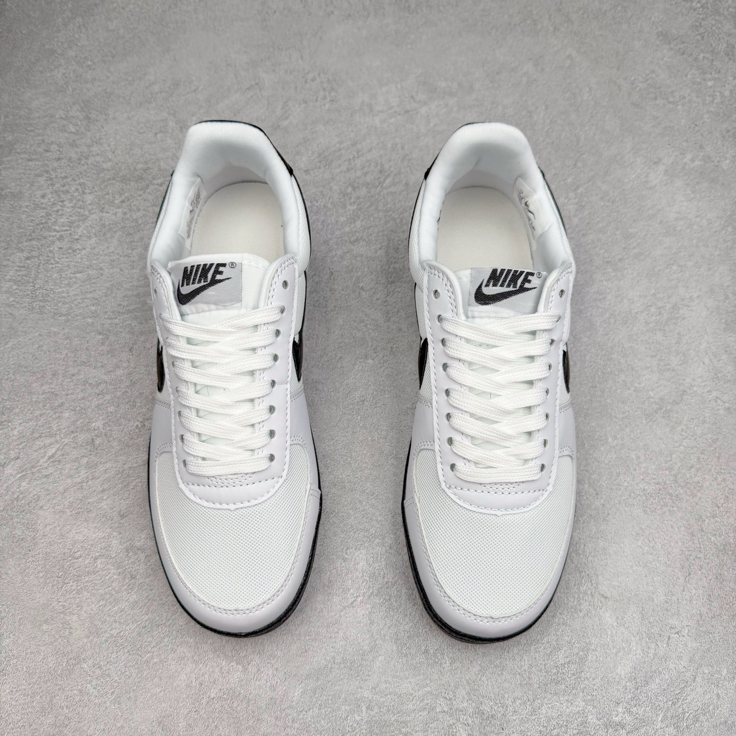 图片[2]-NK Field General 82 美式复古球鞋板鞋 随着复古球鞋文化的复兴 NK将这款曾于 80 年代问世的球鞋重新带回 引起大家的关注 在鞋面设计中融入粒面皮革和织物材质打造 之后再辅以标志性的华夫格纹路橡胶鞋底搭配 经典复刻配色见证 20 世纪 80 年代传奇球星征战赛场的精彩瞬间 尺码：36 36.5 37.5 38 38.5 39 40 40.5 41 42 42.5 43 44 44.5 45-选品中心