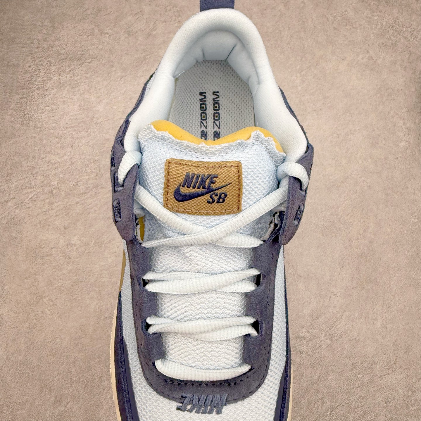 图片[5]-NK SB Day One 低帮休闲板鞋 FN4210-402 鞋款搭载Air Zoom缓震气垫，采用包边结构工艺轻盈柔韧，缔造非凡触板感。织物材料，舒适出众 翻毛皮覆面经久耐穿，塑就挚爱踢板体验。尺码：35.5 36 36.5 37.5 38 38.5 39 40 40.5 41 42 42.5 43 44 44.5 45-选品中心