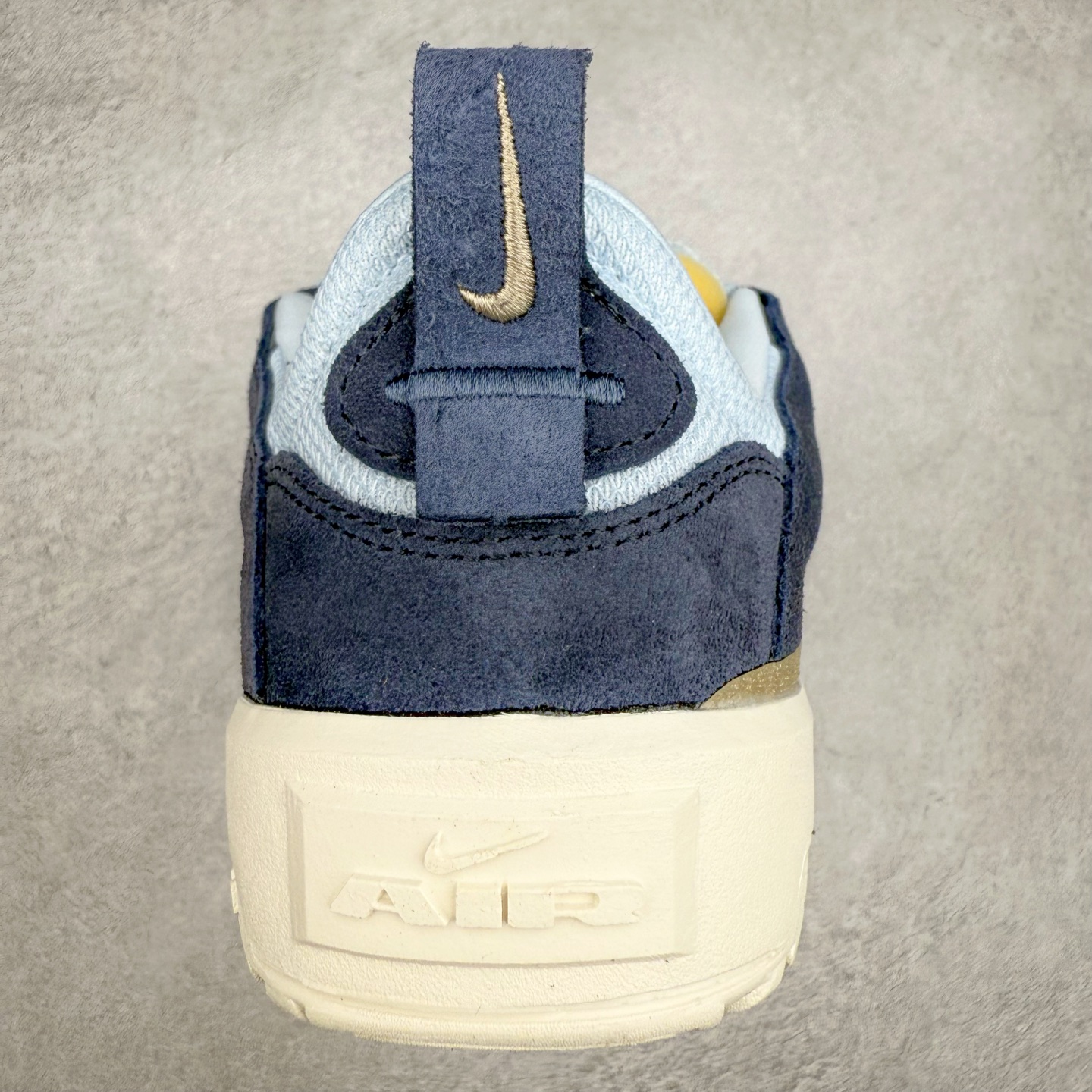 图片[8]-NK SB Day One 低帮休闲板鞋 FN4210-402 鞋款搭载Air Zoom缓震气垫，采用包边结构工艺轻盈柔韧，缔造非凡触板感。织物材料，舒适出众 翻毛皮覆面经久耐穿，塑就挚爱踢板体验。尺码：35.5 36 36.5 37.5 38 38.5 39 40 40.5 41 42 42.5 43 44 44.5 45-选品中心