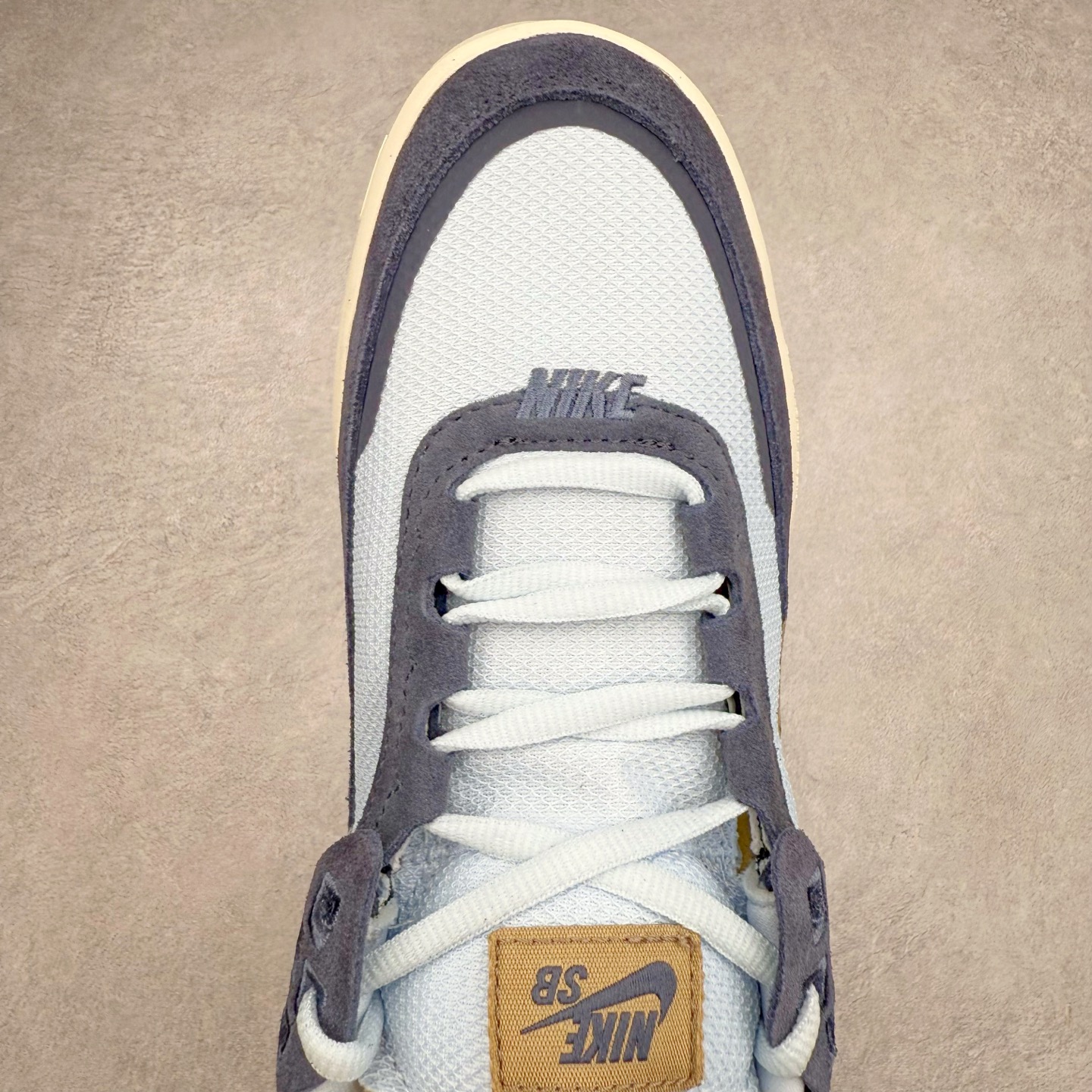 图片[4]-NK SB Day One 低帮休闲板鞋 FN4210-402 鞋款搭载Air Zoom缓震气垫，采用包边结构工艺轻盈柔韧，缔造非凡触板感。织物材料，舒适出众 翻毛皮覆面经久耐穿，塑就挚爱踢板体验。尺码：35.5 36 36.5 37.5 38 38.5 39 40 40.5 41 42 42.5 43 44 44.5 45-选品中心