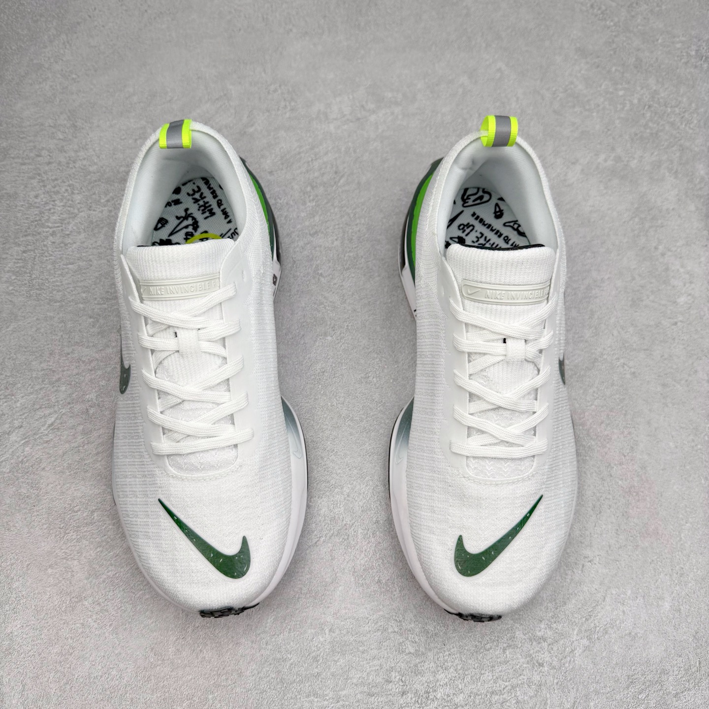 图片[2]-＃福利特价 NK ZoomX Invincible Run Flyknit FK3 不可战胜3代系列轻量飞织低帮休闲运动慢跑鞋 此鞋专为短跑运动员而生 是为 5 至 10 公里距离的赛事和训练打造 整体设计采用流线型的轻质工程网眼材质构成鞋面 并与其他 Running 旗舰鞋款同样搭载全脚掌 ZoomX 缓冲中底 搭配 Pebax 物料与橡胶外底 ZoomX StreakFly 首发配色以Prototype呈现 其灵感是来自开发期间的磨损测试 透过编号的标记与内侧的预期跑步距离突出研发过程 尺码：36 36.5 37.5 38 38.5 39 40 40.5 41 42 42.5 43 44 44.5 45-选品中心