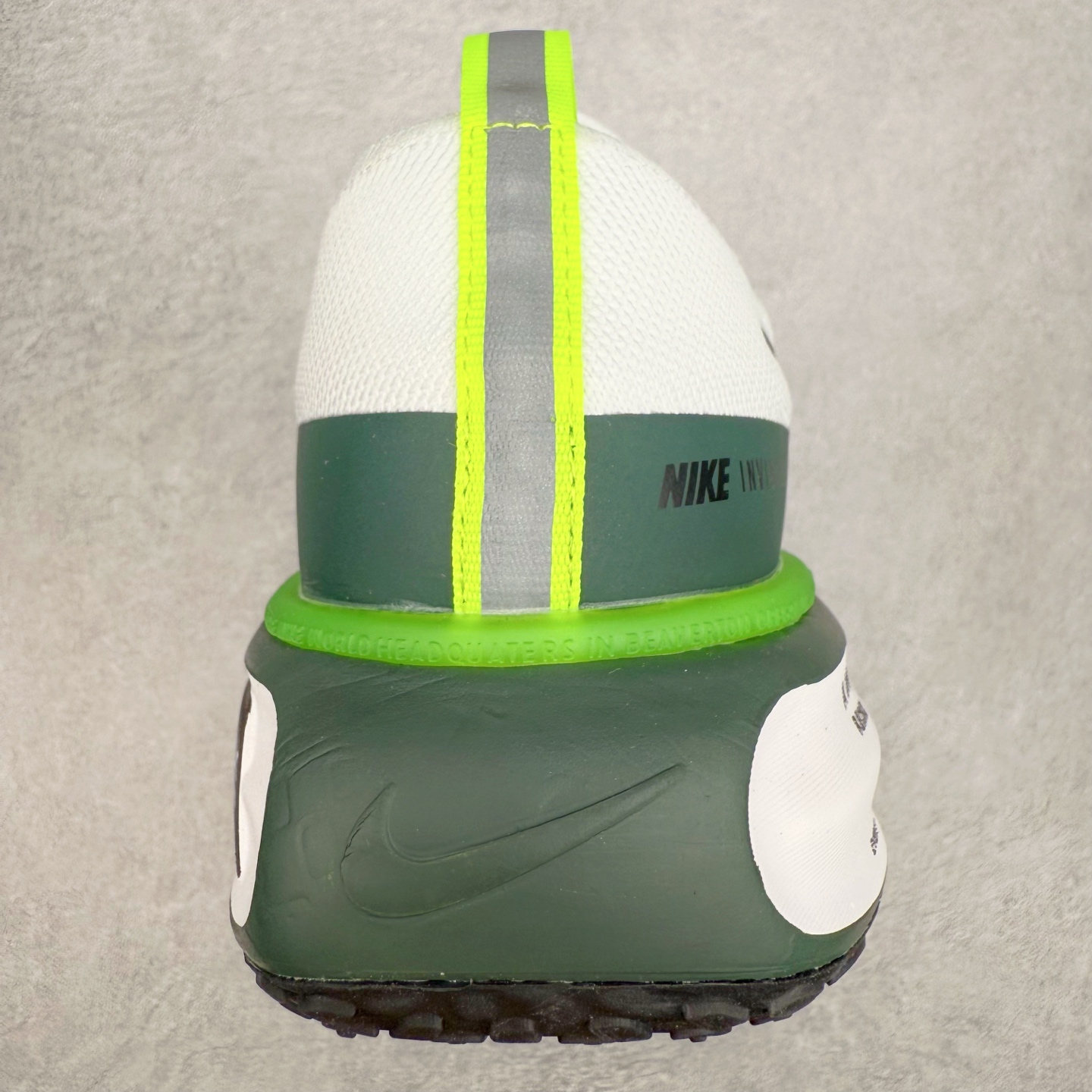 图片[8]-＃福利特价 NK ZoomX Invincible Run Flyknit FK3 不可战胜3代系列轻量飞织低帮休闲运动慢跑鞋 此鞋专为短跑运动员而生 是为 5 至 10 公里距离的赛事和训练打造 整体设计采用流线型的轻质工程网眼材质构成鞋面 并与其他 Running 旗舰鞋款同样搭载全脚掌 ZoomX 缓冲中底 搭配 Pebax 物料与橡胶外底 ZoomX StreakFly 首发配色以Prototype呈现 其灵感是来自开发期间的磨损测试 透过编号的标记与内侧的预期跑步距离突出研发过程 尺码：36 36.5 37.5 38 38.5 39 40 40.5 41 42 42.5 43 44 44.5 45-选品中心