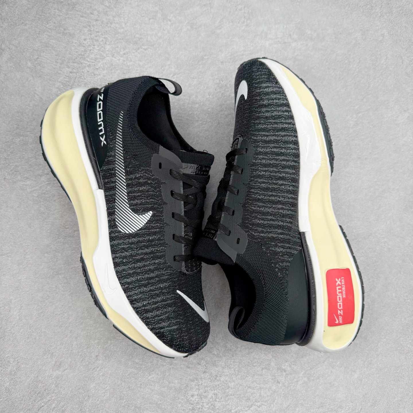 图片[3]-＃福利特价 NK ZoomX Invincible Run Flyknit FK3 不可战胜3代系列轻量飞织低帮休闲运动慢跑鞋 此鞋专为短跑运动员而生 是为 5 至 10 公里距离的赛事和训练打造 整体设计采用流线型的轻质工程网眼材质构成鞋面 并与其他 Running 旗舰鞋款同样搭载全脚掌 ZoomX 缓冲中底 搭配 Pebax 物料与橡胶外底 ZoomX StreakFly 首发配色以Prototype呈现 其灵感是来自开发期间的磨损测试 透过编号的标记与内侧的预期跑步距离突出研发过程 尺码：36 36.5 37.5 38 38.5 39 40 40.5 41 42 42.5 43 44 44.5 45-选品中心