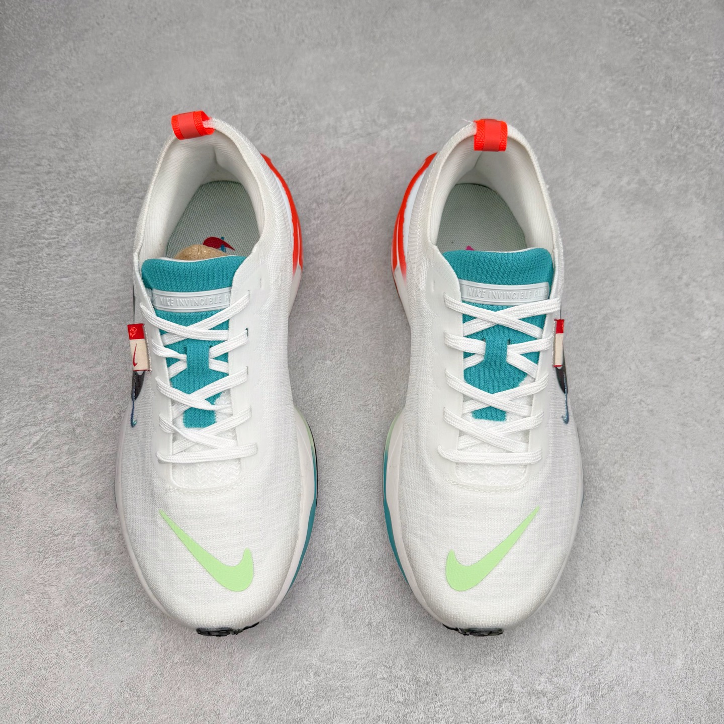 图片[2]-＃福利特价 NK ZoomX Invincible Run Flyknit FK3 不可战胜3代系列轻量飞织低帮休闲运动慢跑鞋 此鞋专为短跑运动员而生 是为 5 至 10 公里距离的赛事和训练打造 整体设计采用流线型的轻质工程网眼材质构成鞋面 并与其他 Running 旗舰鞋款同样搭载全脚掌 ZoomX 缓冲中底 搭配 Pebax 物料与橡胶外底 ZoomX StreakFly 首发配色以Prototype呈现 其灵感是来自开发期间的磨损测试 透过编号的标记与内侧的预期跑步距离突出研发过程 尺码：36 36.5 37.5 38 38.5 39 40 40.5 41 42 42.5 43 44 44.5 45-选品中心