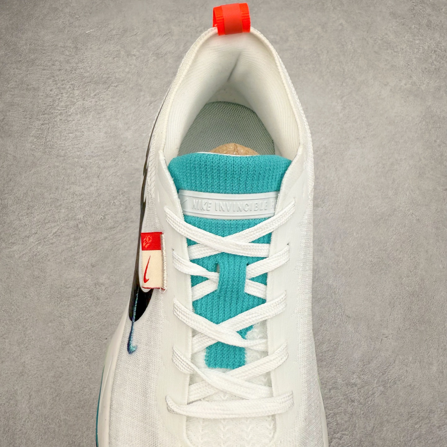 图片[5]-＃福利特价 NK ZoomX Invincible Run Flyknit FK3 不可战胜3代系列轻量飞织低帮休闲运动慢跑鞋 此鞋专为短跑运动员而生 是为 5 至 10 公里距离的赛事和训练打造 整体设计采用流线型的轻质工程网眼材质构成鞋面 并与其他 Running 旗舰鞋款同样搭载全脚掌 ZoomX 缓冲中底 搭配 Pebax 物料与橡胶外底 ZoomX StreakFly 首发配色以Prototype呈现 其灵感是来自开发期间的磨损测试 透过编号的标记与内侧的预期跑步距离突出研发过程 尺码：36 36.5 37.5 38 38.5 39 40 40.5 41 42 42.5 43 44 44.5 45-选品中心