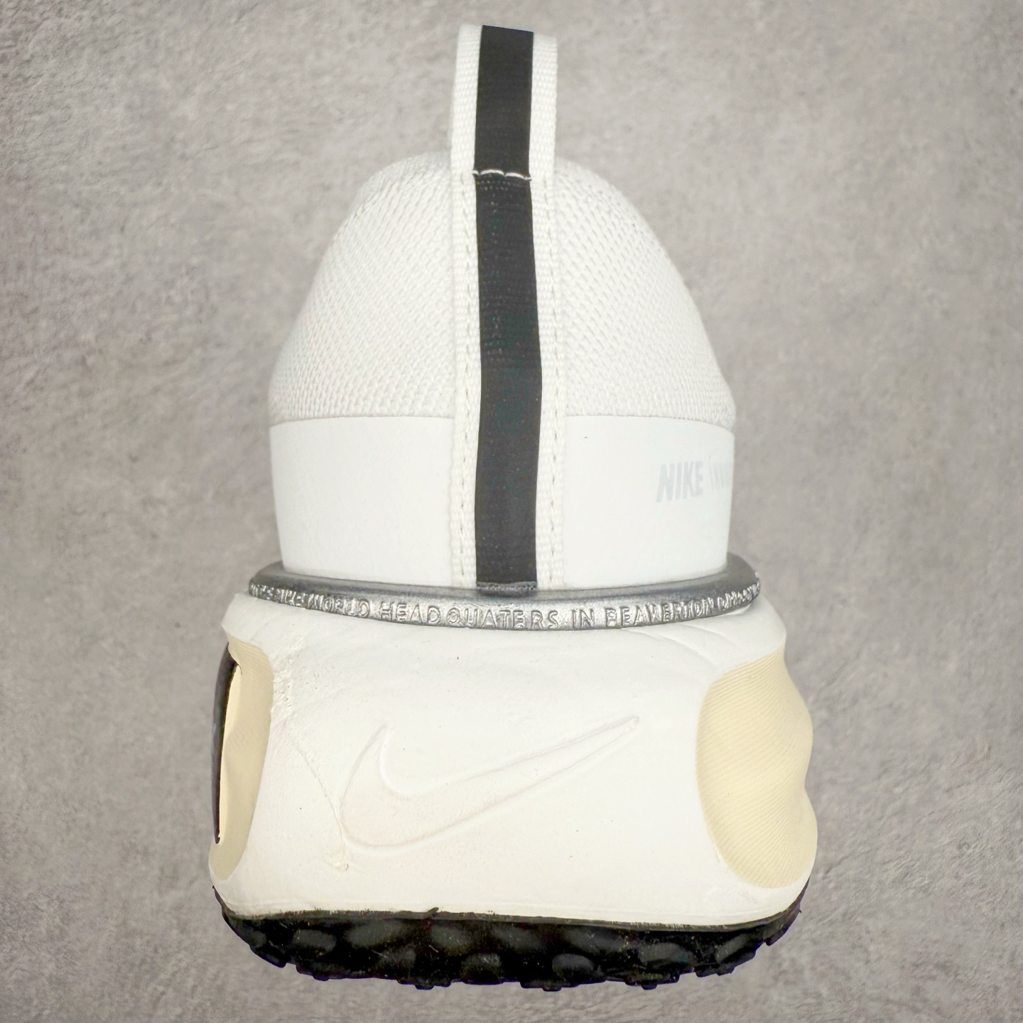 图片[8]-＃福利特价 NK ZoomX Invincible Run Flyknit FK3 不可战胜3代系列轻量飞织低帮休闲运动慢跑鞋 此鞋专为短跑运动员而生 是为 5 至 10 公里距离的赛事和训练打造 整体设计采用流线型的轻质工程网眼材质构成鞋面 并与其他 Running 旗舰鞋款同样搭载全脚掌 ZoomX 缓冲中底 搭配 Pebax 物料与橡胶外底 ZoomX StreakFly 首发配色以Prototype呈现 其灵感是来自开发期间的磨损测试 透过编号的标记与内侧的预期跑步距离突出研发过程 尺码：36 36.5 37.5 38 38.5 39 40 40.5 41 42 42.5 43 44 44.5 45-选品中心