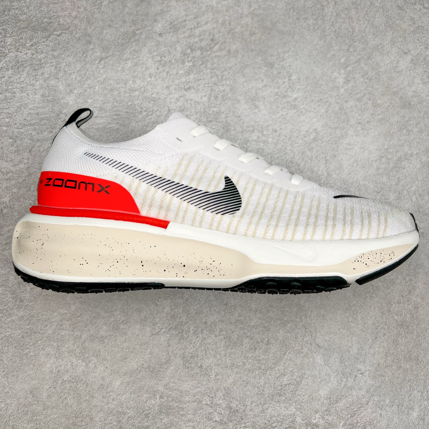 图片[2]-＃福利特价 NK ZoomX Invincible Run Flyknit FK3 不可战胜3代系列轻量飞织低帮休闲运动慢跑鞋 此鞋专为短跑运动员而生 是为 5 至 10 公里距离的赛事和训练打造 整体设计采用流线型的轻质工程网眼材质构成鞋面 并与其他 Running 旗舰鞋款同样搭载全脚掌 ZoomX 缓冲中底 搭配 Pebax 物料与橡胶外底 ZoomX StreakFly 首发配色以Prototype呈现 其灵感是来自开发期间的磨损测试 透过编号的标记与内侧的预期跑步距离突出研发过程 尺码：36 36.5 37.5 38 38.5 39 40 40.5 41 42 42.5 43 44 44.5 45-选品中心