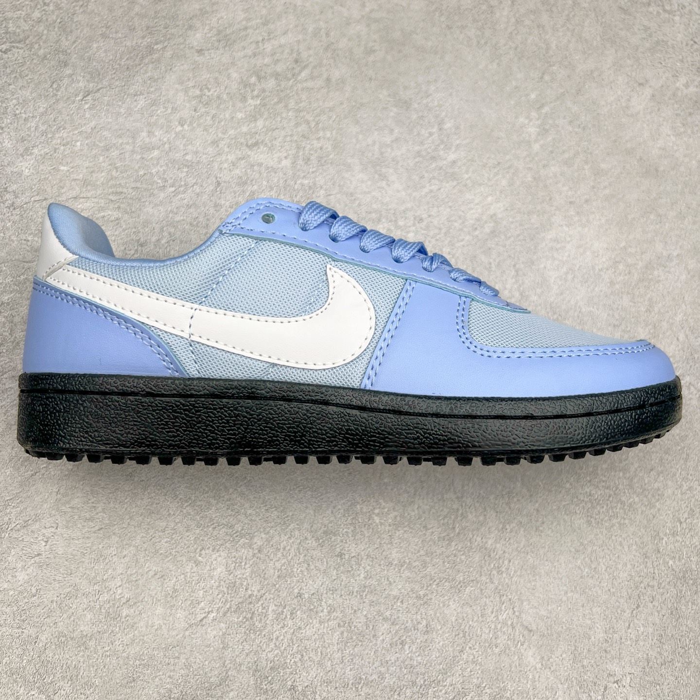 图片[3]-NK Field General 82 美式复古球鞋板鞋 随着复古球鞋文化的复兴 NK将这款曾于 80 年代问世的球鞋重新带回 引起大家的关注 在鞋面设计中融入粒面皮革和织物材质打造 之后再辅以标志性的华夫格纹路橡胶鞋底搭配 经典复刻配色见证 20 世纪 80 年代传奇球星征战赛场的精彩瞬间 尺码：36 36.5 37.5 38 38.5 39 40 40.5 41 42 42.5 43 44 44.5 45-选品中心