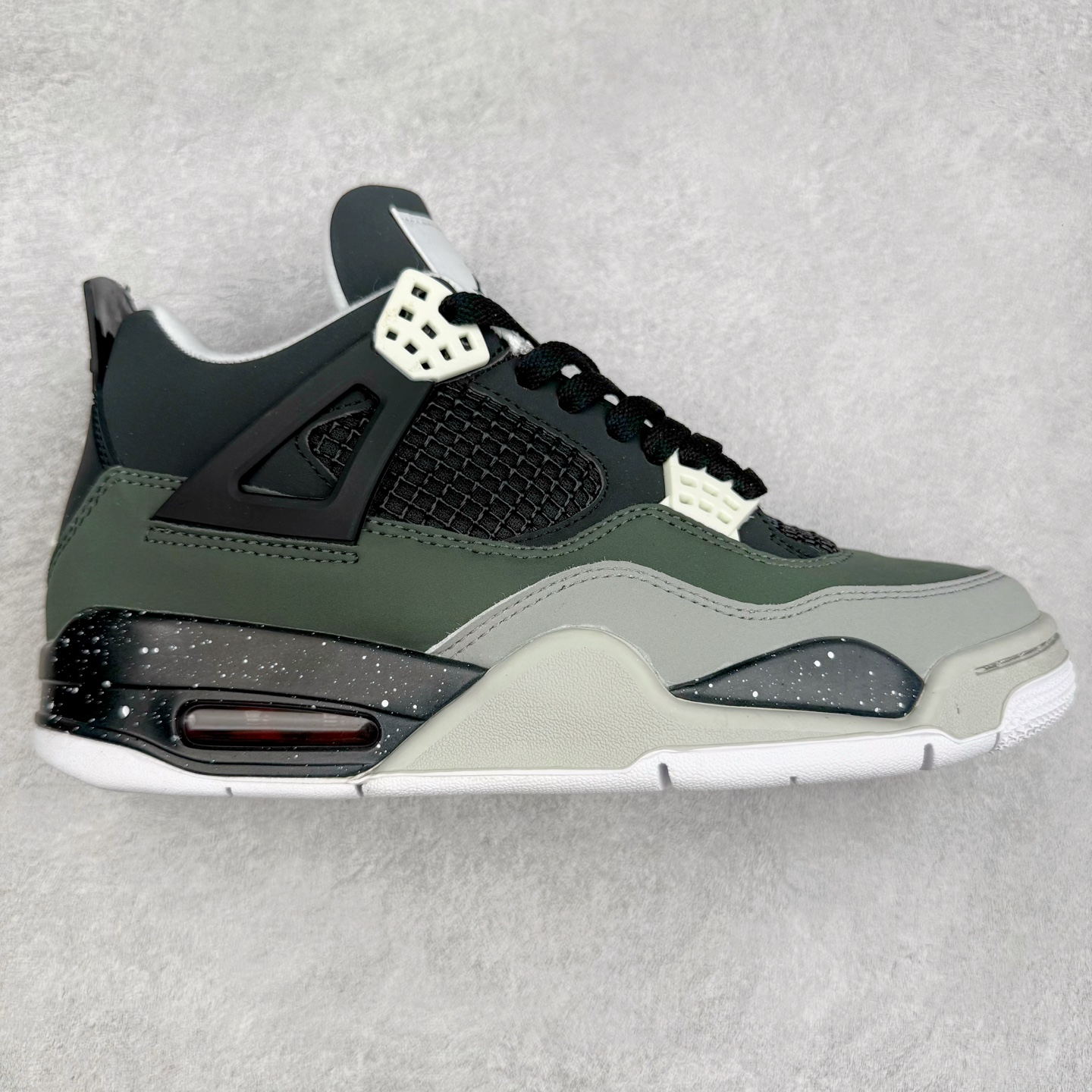 图片[2]-＃S版特价福利 Air Jordan AJ4 Retro 系列 大厂出品 原纸板楦头开发 完美鞋型匹配公司货 正确TPU鞋舌锁扣 乳胶鞋垫 最新原厂底模 大底卡色咬花完美 鞋柜必备鞋款 终端现货供应 尺码：36 36.5 37.5 38 38.5 39 40 40.5 41 42 42.5 43 44 44.5 45 46 47.5-选品中心