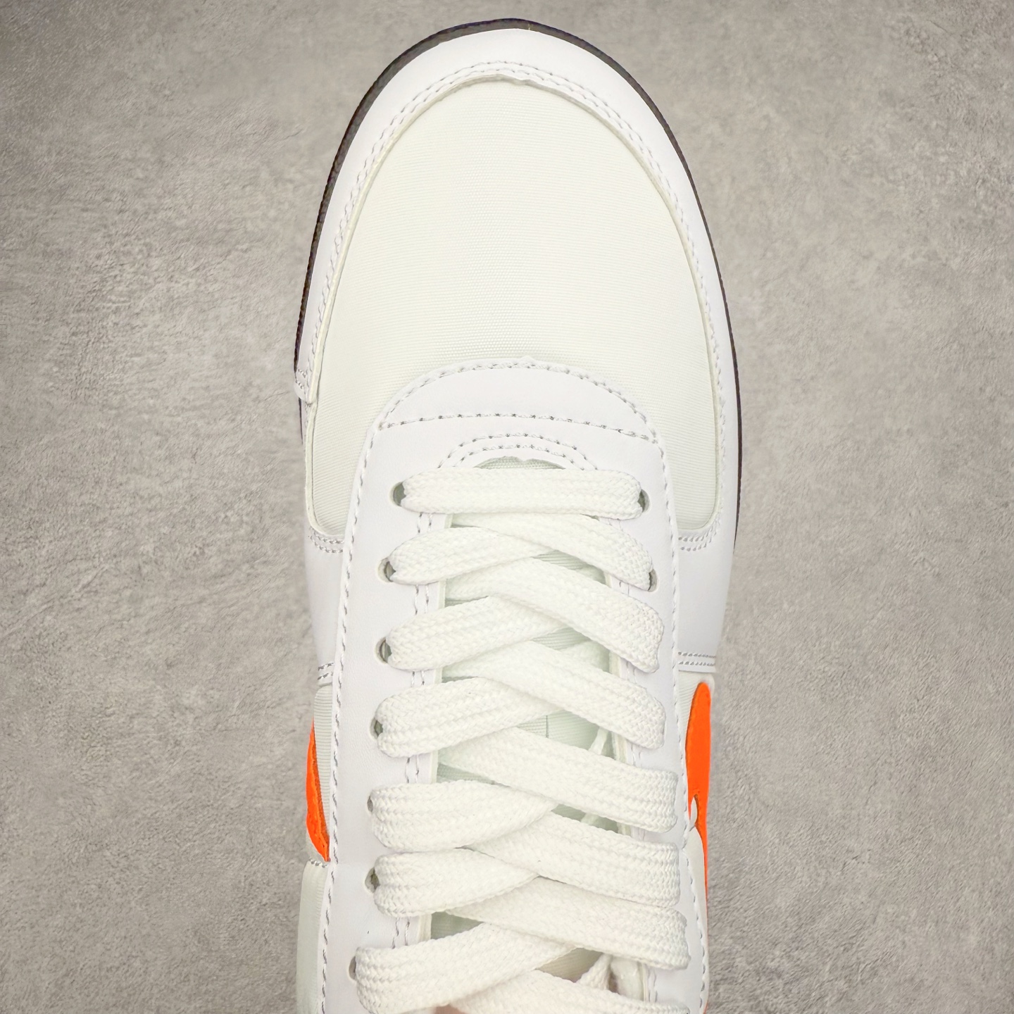 图片[4]-NK Field General 82 美式复古球鞋板鞋 随着复古球鞋文化的复兴 NK将这款曾于 80 年代问世的球鞋重新带回 引起大家的关注 在鞋面设计中融入粒面皮革和织物材质打造 之后再辅以标志性的华夫格纹路橡胶鞋底搭配 经典复刻配色见证 20 世纪 80 年代传奇球星征战赛场的精彩瞬间 尺码：36 36.5 37.5 38 38.5 39 40 40.5 41 42 42.5 43 44 44.5 45-选品中心