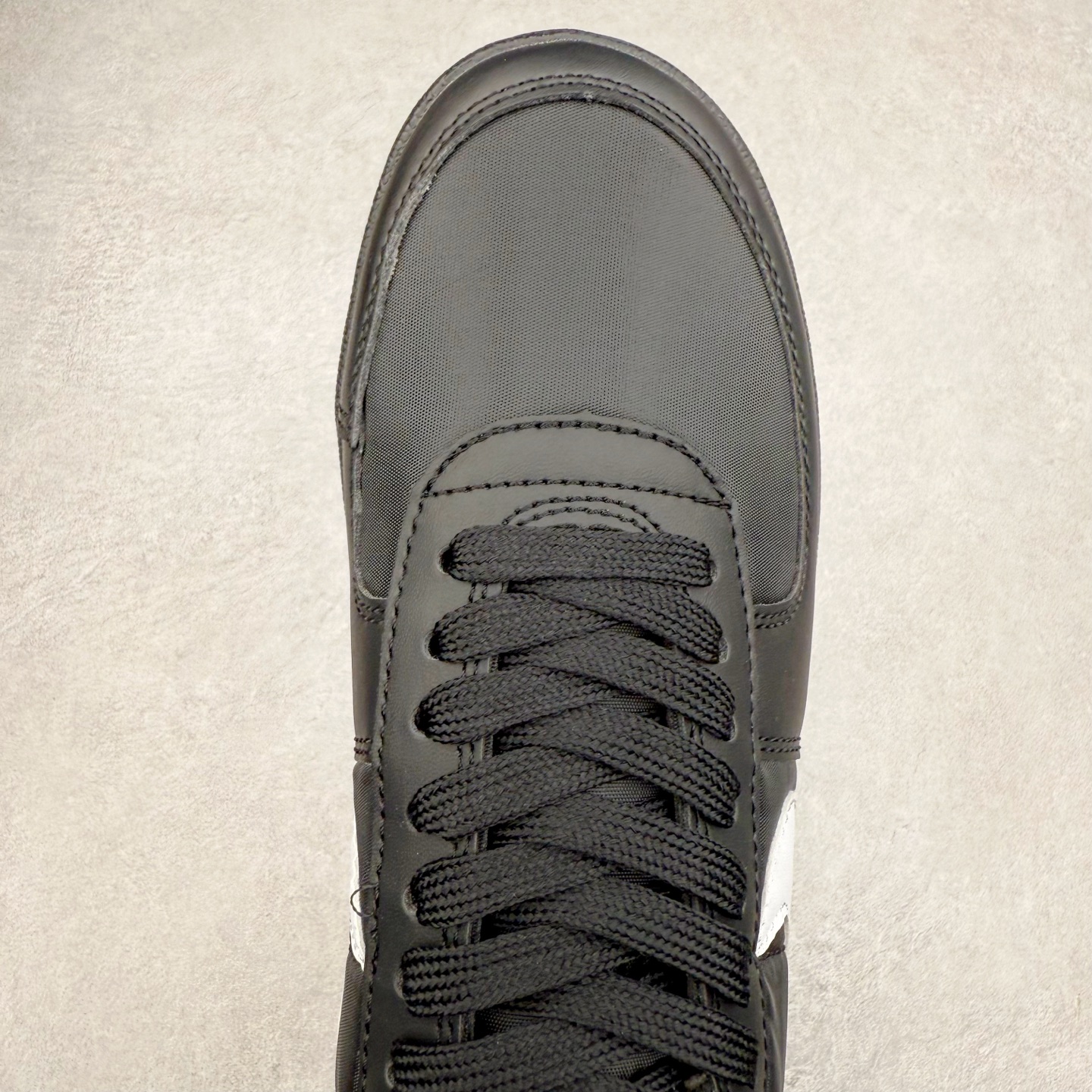 图片[4]-NK Field General 82 美式复古球鞋板鞋 随着复古球鞋文化的复兴 NK将这款曾于 80 年代问世的球鞋重新带回 引起大家的关注 在鞋面设计中融入粒面皮革和织物材质打造 之后再辅以标志性的华夫格纹路橡胶鞋底搭配 经典复刻配色见证 20 世纪 80 年代传奇球星征战赛场的精彩瞬间 尺码：36 36.5 37.5 38 38.5 39 40 40.5 41 42 42.5 43 44 44.5 45-选品中心