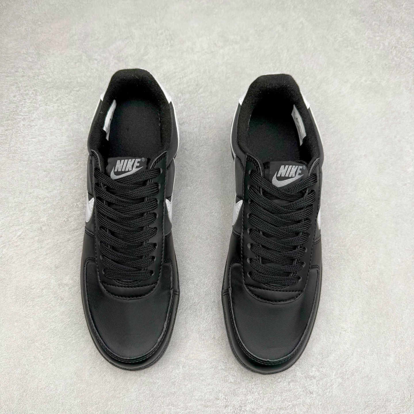 图片[2]-NK Field General 82 美式复古球鞋板鞋 随着复古球鞋文化的复兴 NK将这款曾于 80 年代问世的球鞋重新带回 引起大家的关注 在鞋面设计中融入粒面皮革和织物材质打造 之后再辅以标志性的华夫格纹路橡胶鞋底搭配 经典复刻配色见证 20 世纪 80 年代传奇球星征战赛场的精彩瞬间 尺码：36 36.5 37.5 38 38.5 39 40 40.5 41 42 42.5 43 44 44.5 45-选品中心