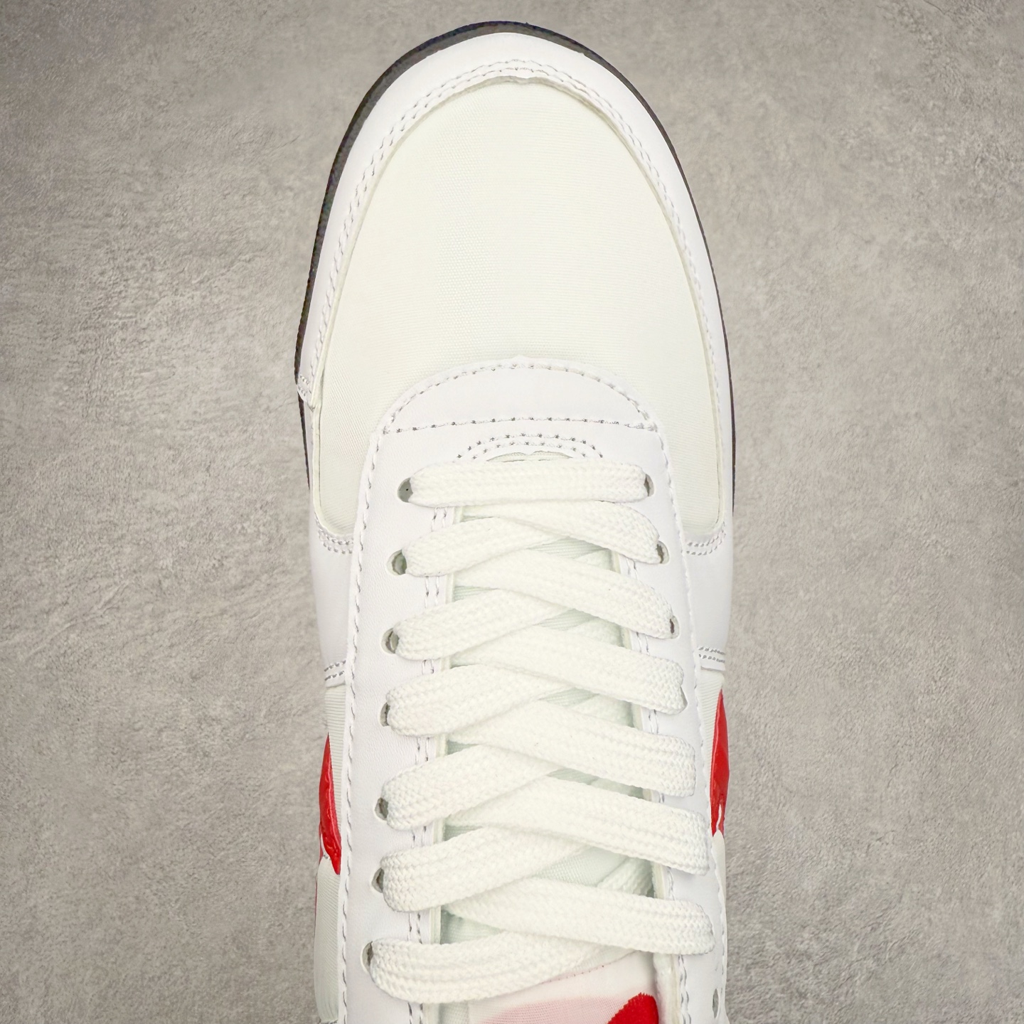 图片[4]-NK Field General 82 美式复古球鞋板鞋 随着复古球鞋文化的复兴 NK将这款曾于 80 年代问世的球鞋重新带回 引起大家的关注 在鞋面设计中融入粒面皮革和织物材质打造 之后再辅以标志性的华夫格纹路橡胶鞋底搭配 经典复刻配色见证 20 世纪 80 年代传奇球星征战赛场的精彩瞬间 尺码：36 36.5 37.5 38 38.5 39 40 40.5 41 42 42.5 43 44 44.5 45-选品中心