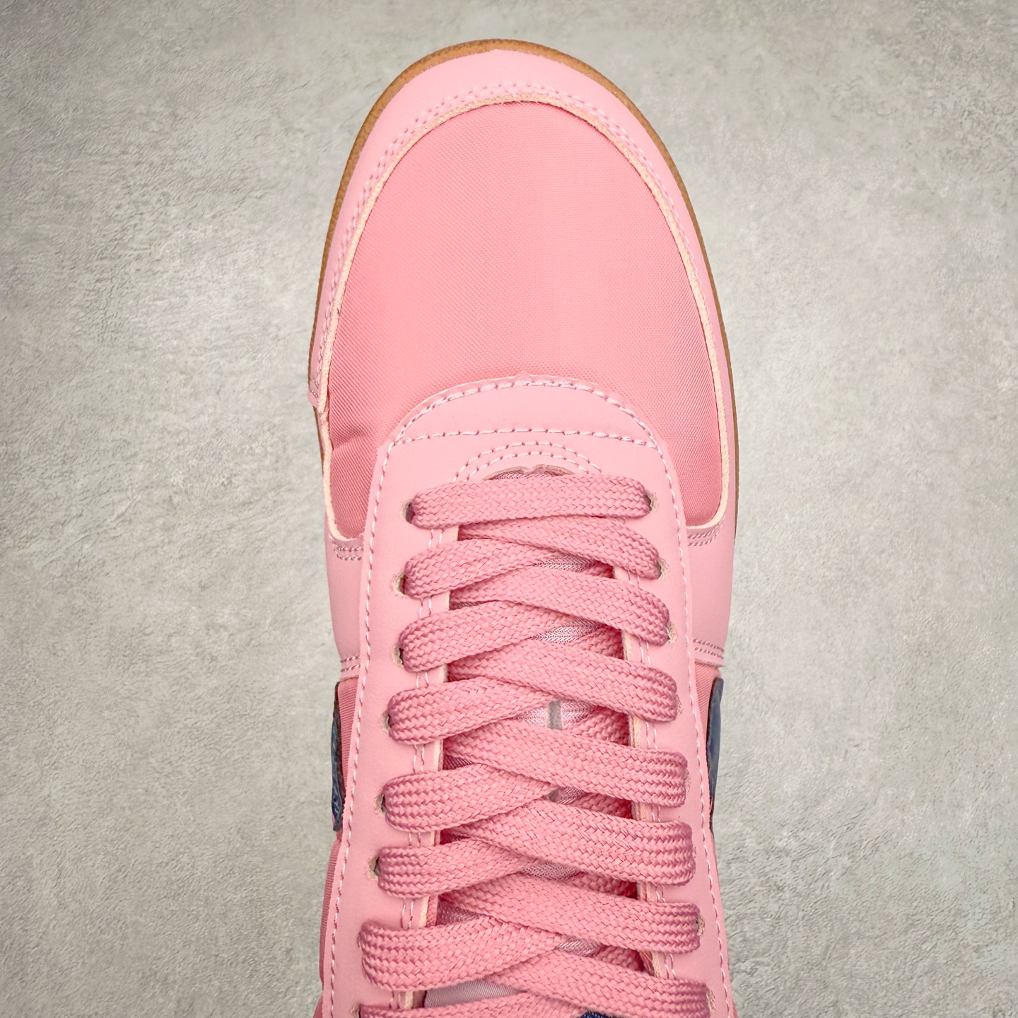 图片[4]-NK Field General 82 美式复古球鞋板鞋 随着复古球鞋文化的复兴 NK将这款曾于 80 年代问世的球鞋重新带回 引起大家的关注 在鞋面设计中融入粒面皮革和织物材质打造 之后再辅以标志性的华夫格纹路橡胶鞋底搭配 经典复刻配色见证 20 世纪 80 年代传奇球星征战赛场的精彩瞬间 尺码：36 36.5 37.5 38 38.5 39 40 40.5 41 42 42.5 43 44 44.5 45-选品中心