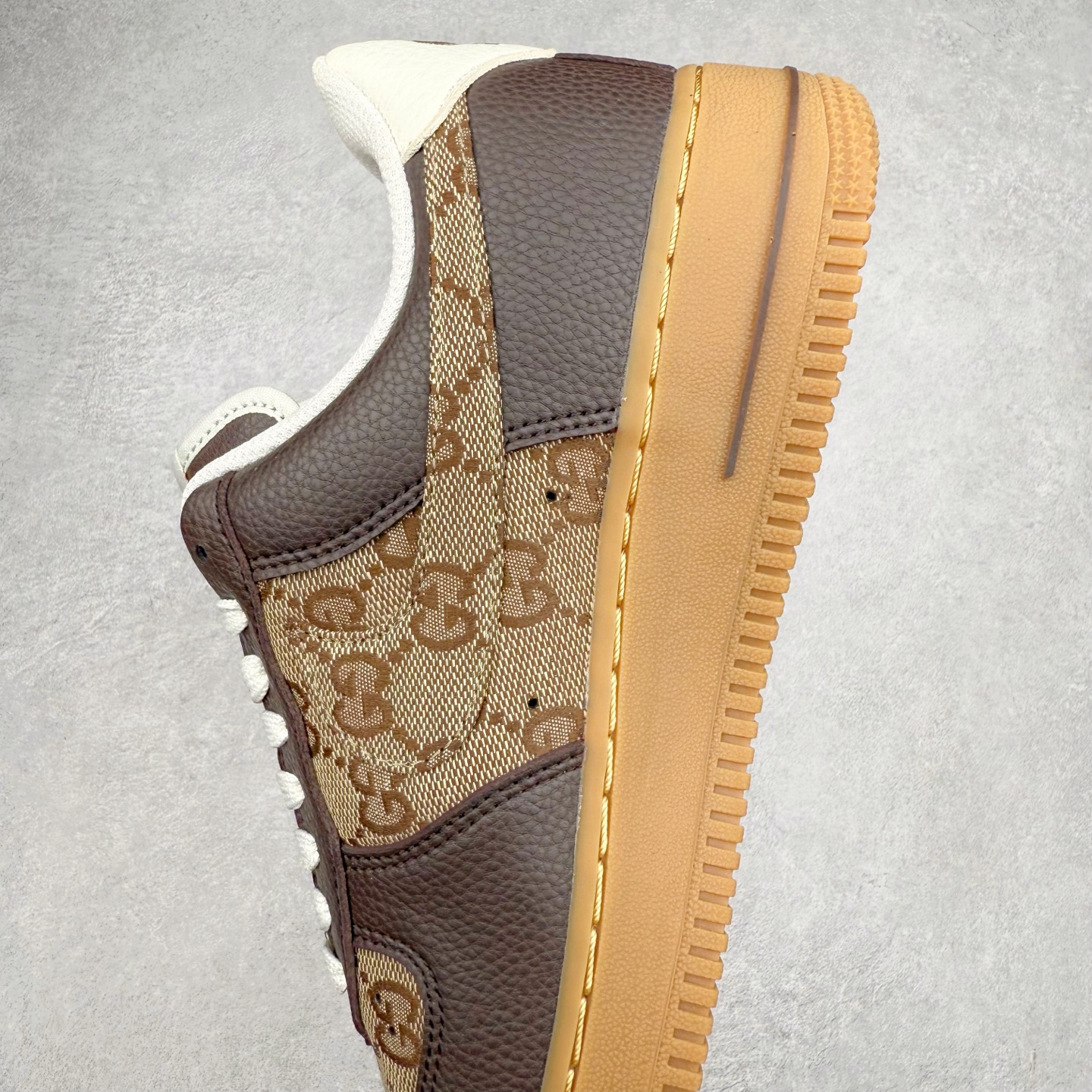 图片[7]-NK Air Force 1´07 Low 空军一号低帮百搭休闲运动板鞋 LW9279-004 柔软、弹性十足的缓震性能和出色的中底设计 横跨复古与现代的外型结合 造就出风靡全球 三十多年的Force 1 直到今天还深受青睐 实拍调校N版已经零色差零失真 百分百还原实物色彩所见即所得 不存在货不对板色差等低级问题 选购参考实物拍摄 不混卖不参货 只用心做好货严格选品 承诺混一赔十 尺码：36 36.5 37.5 38 38.5 39 40 40.5 41 42 42.5 43 44 44.5 45-选品中心