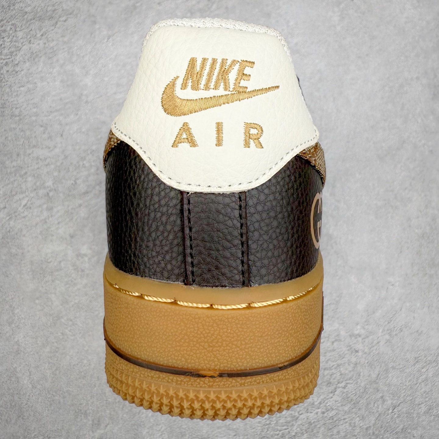 图片[8]-NK Air Force 1´07 Low 空军一号低帮百搭休闲运动板鞋 LW9279-004 柔软、弹性十足的缓震性能和出色的中底设计 横跨复古与现代的外型结合 造就出风靡全球 三十多年的Force 1 直到今天还深受青睐 实拍调校N版已经零色差零失真 百分百还原实物色彩所见即所得 不存在货不对板色差等低级问题 选购参考实物拍摄 不混卖不参货 只用心做好货严格选品 承诺混一赔十 尺码：36 36.5 37.5 38 38.5 39 40 40.5 41 42 42.5 43 44 44.5 45-选品中心