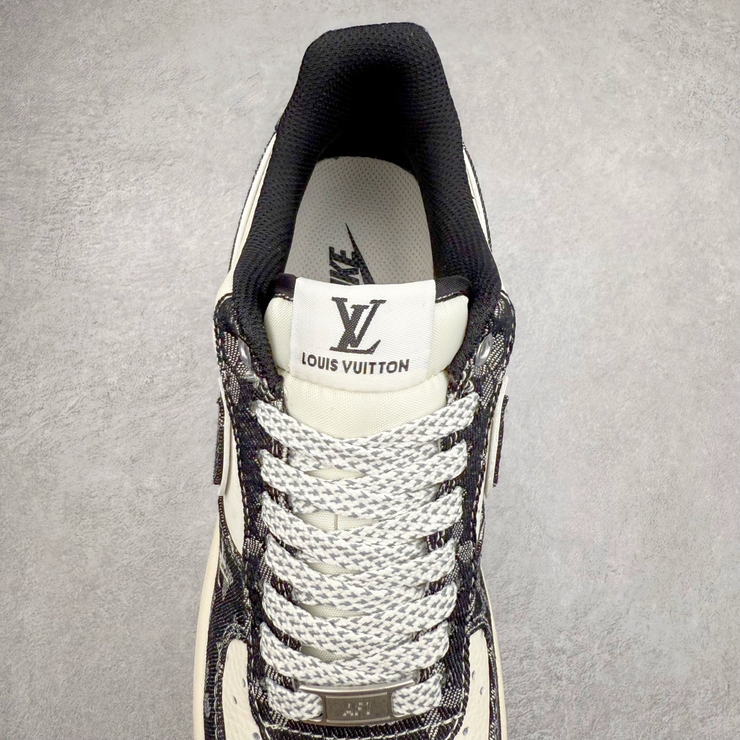 图片[5]-NK Air Force 1´07 Low 空军一号低帮百搭休闲运动板鞋 YX5066-353 柔软、弹性十足的缓震性能和出色的中底设计 横跨复古与现代的外型结合 造就出风靡全球 三十多年的Force 1 直到今天还深受青睐 实拍调校N版已经零色差零失真 百分百还原实物色彩所见即所得 不存在货不对板色差等低级问题 选购参考实物拍摄 不混卖不参货 只用心做好货严格选品 承诺混一赔十 尺码：36 36.5 37.5 38 38.5 39 40 40.5 41 42 42.5 43 44 44.5 45-选品中心