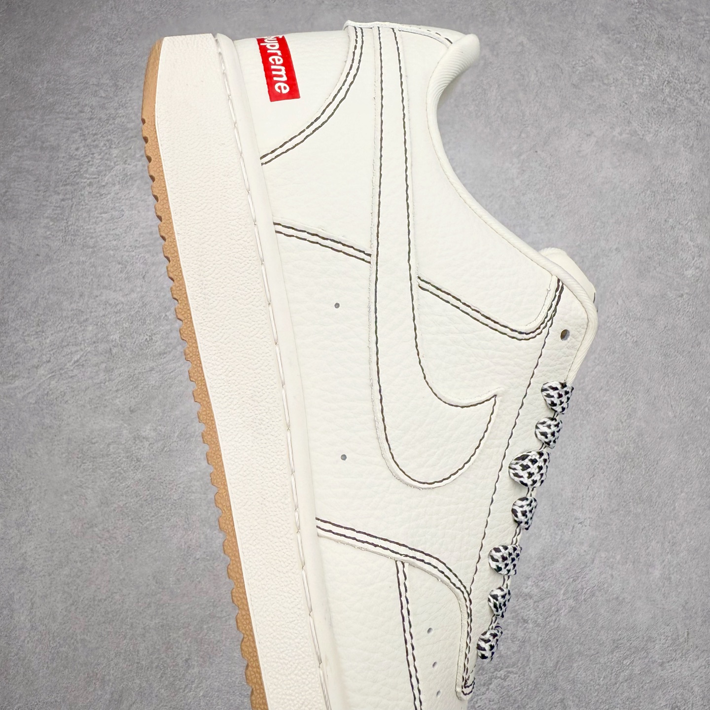 图片[6]-NK Court Vision 1 Low 低帮板鞋 “Supreme联名——黑线生胶” CS5288-013 折边针车 工艺难度大 原楦头原纸板 原装鞋盒 定制五金配件 内置全掌气垫 原厂鞋底 尺码：36 36.5 37.5 38 38.5 39 40 40.5 41 42 42.5 43 44 44.5 45-选品中心