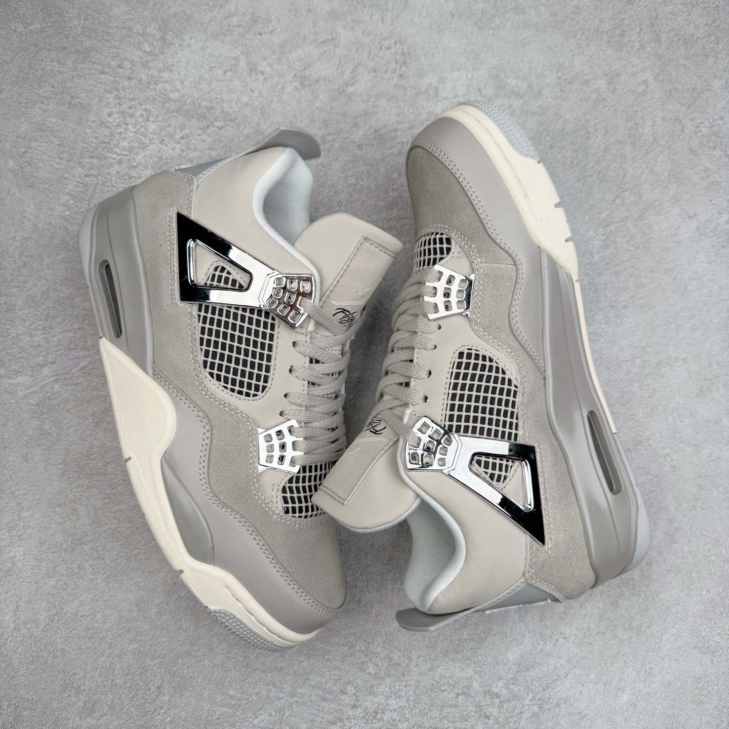 图片[3]-＃S版特价福利 Air Jordan AJ4 Retro 系列 大厂出品 原纸板楦头开发 完美鞋型匹配公司货 正确TPU鞋舌锁扣 乳胶鞋垫 最新原厂底模 大底卡色咬花完美 鞋柜必备鞋款 终端现货供应 尺码：36 36.5 37.5 38 38.5 39 40 40.5 41 42 42.5 43 44 44.5 45 46 47.5-选品中心