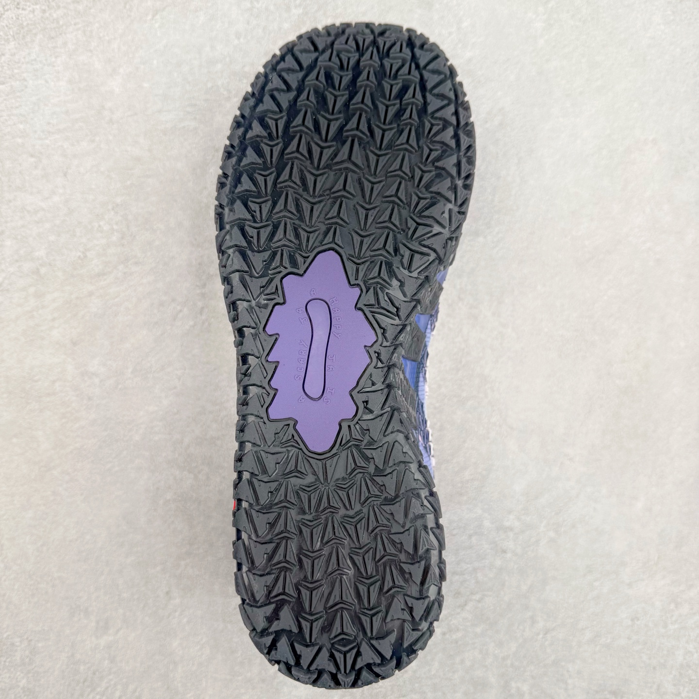 图片[9]-NK JA3 EP 莫兰特三代低帮篮球鞋 以鲜艳明亮的色调脱颖而出。鞋舌上醒目地展示着 “ JA ” 标志，而后跟上的 “ 12 ：AM ” 则以独特的设计呈现。鞋头和鞋舌采用透气运动网布制成，确保舒适耐用。在第一款鞋型的基础上进行了重大升级，采用更为挺拔的鞋口设计，为脚踝带来更佳的包裹与支撑感。侧面独特波纹纹理细节，打破了单调，赋予鞋子灵动与活力的视觉体验。中底部分巧妙借鉴了科比 5 的经典元素，融入斑点细节，增强了整体美学吸引力。实拍调校N版已经零色差零失真 百分百还原实物色彩所见即所得 不存在货不对板色差等低级问题 选购参考实物拍摄 不混卖不参货 只用心做好货严格选品 承诺混一赔十 尺码：40 40.5 41 42 42.5 43 44 44.5 45 46-选品中心