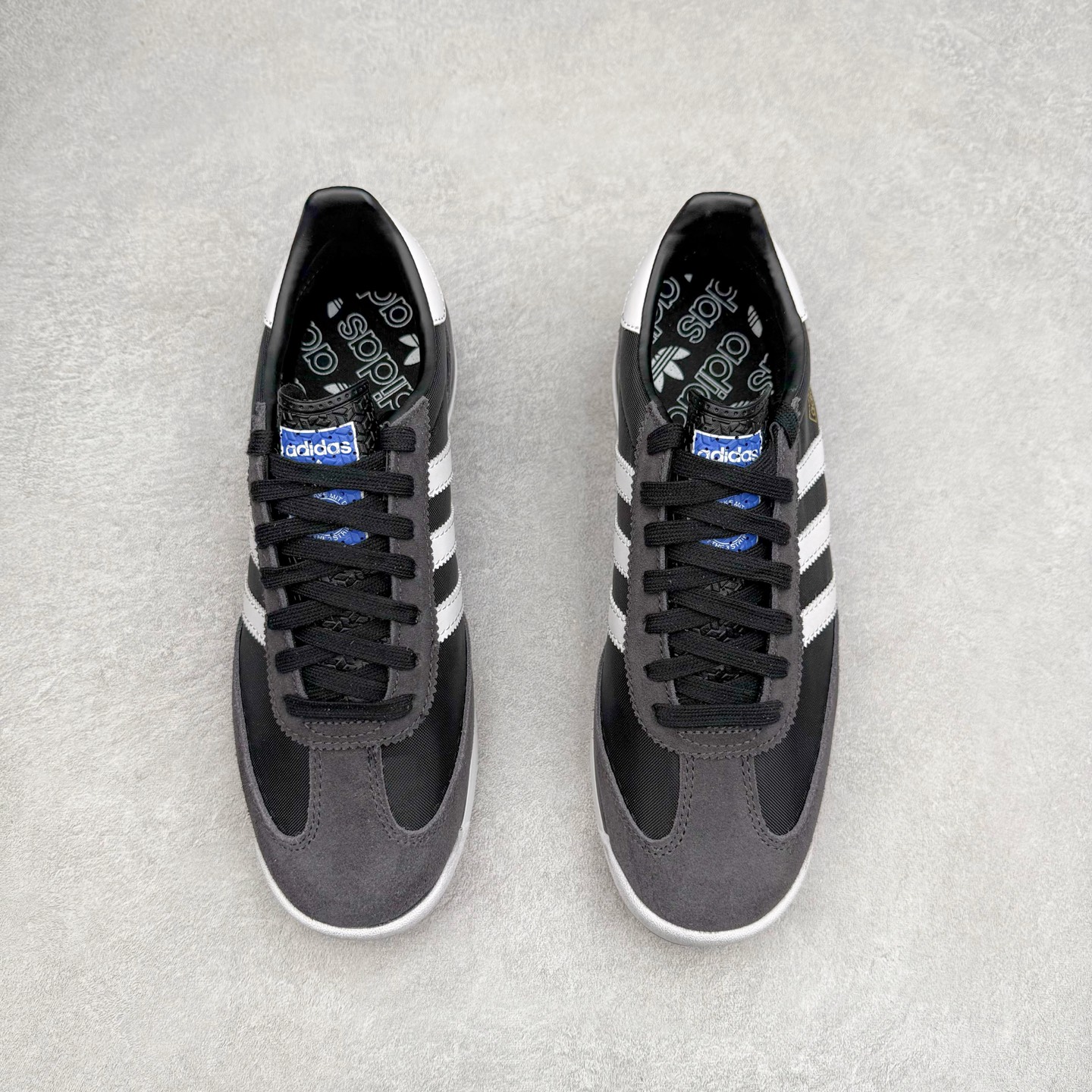 图片[2]-＃HP纯原 AD Wmns SL72 OG 系列德训足球风百搭低帮休闲运动板鞋 JI1282 采用高弹EVA+MODEL+RB三层组合底 区别市面RB一体大底 三层组合鞋底重量与原鞋一致 Originals 将有「T 头鞋」造型的诞生于 1972 年的 SL72 鞋款复刻带回 各位买鞋又有新选择了 1972 年 SL72 问世后 引领了后来阿迪达斯的跑鞋发展方向 其中「SL」代表了 Super Light 彰显了产品轻便的特性 1972 年 SL72 问世后 引领了后来阿迪达斯的跑鞋发展方向 其中「SL」代表了 Super Light 彰显了产品轻便的特性 这次 Originals 延续其轻质经典的基因 带来男女两款 SL72 男生款带来 SL72 RS 鞋型 RS 意为 Reshaped（重塑）鞋款在保留了经典的外观基础上 在尼龙材质里增加了填充物 使鞋型更加挺立和饱满 鞋头则更加圆润 鞋底的 EVA 材质则增加了鞋款的高度 女生款则带来 SL72 OG W 鞋型 OG 顾名思义则是致敬经典款式 相较于 RS（Reshaped）鞋款 鞋身更加纤细 其整体鞋身轮廓、线条、细节、材质上尊崇 70 年代 SL72 的设计 还原经典味道 尺码：36 36⅔ 37⅓ 38 38⅔ 39⅓ 40 40⅔ 41⅓ 42 42⅔ 43⅓ 44 44⅔ 45-选品中心