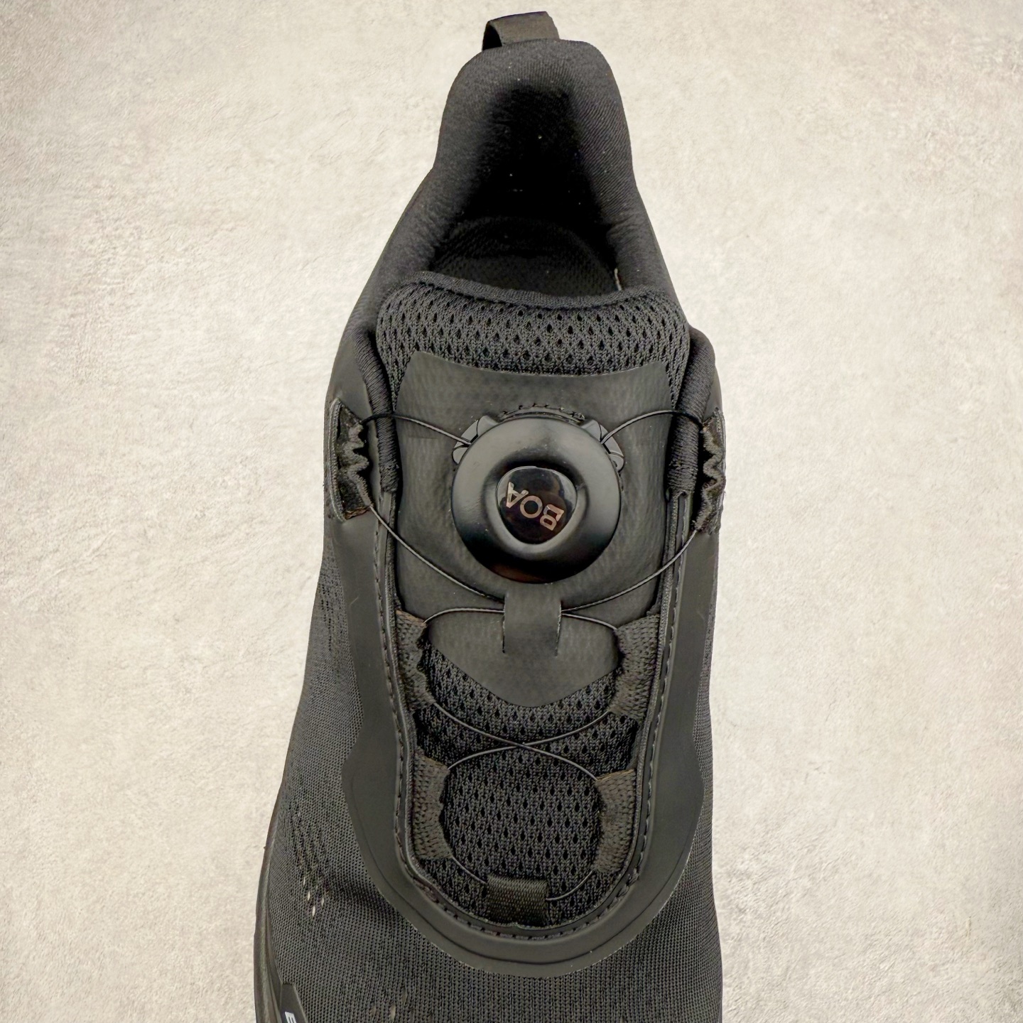 图片[5]-＃HP DESCENTE RUNNING 迪桑特系列 DFLUID流体BOA系带回弹低帮运动跑步鞋 DESCENTE（迪桑特）创立于1935年，品牌名取自法语词汇，意为“滑降”。品牌箭头标识代表滑雪的三种技术“高速直线滑行”、“穿越”和“侧滑”，也寓意品牌在打造高端专业运动产品中不断追求完美的创新精神，致力于成为中国高端专业滑雪、综训、女子、铁人三项、高尔夫的第一品牌。尺码：39 40 40.5 41 42 42.5 43 44 44.5 45-选品中心