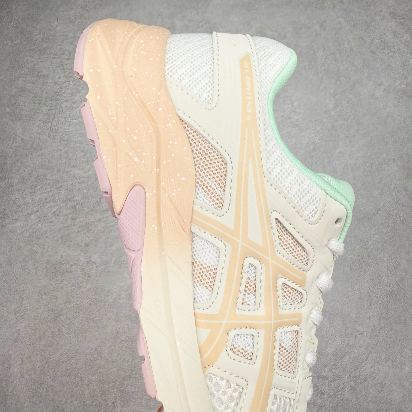 图片[6]-Asics Gel-Contend 亚瑟士抗衡4代低帮城市休闲运动跑步鞋 专业的运动科技 出色的缓冲性能 带来舒适的跑步体验 鞋面采用三明治网布 透气性非常出色 鞋舌带有偏向外侧设计 固定鞋舌防止外倾 内里海绵加透气的BK网布 加强脚部的包覆感 Rearfoot Gel后置凝胶能提供出色的缓冲性能 中底采用补强结构 能有效防止运动中的长时间扭动造成足弓变形 缓解足部疲劳 防滑耐磨橡胶大底 具有较强抓地性 适合慢跑和中等强度训练穿着 后跟内置GEL胶提供更加充分的冲击防护 鞋身外侧反光设计元素 在夜间增强保护性能 尺码：35 36 36.5 37 38 38.5 39 40 40.5 41 42 42.5 43 44 45-选品中心